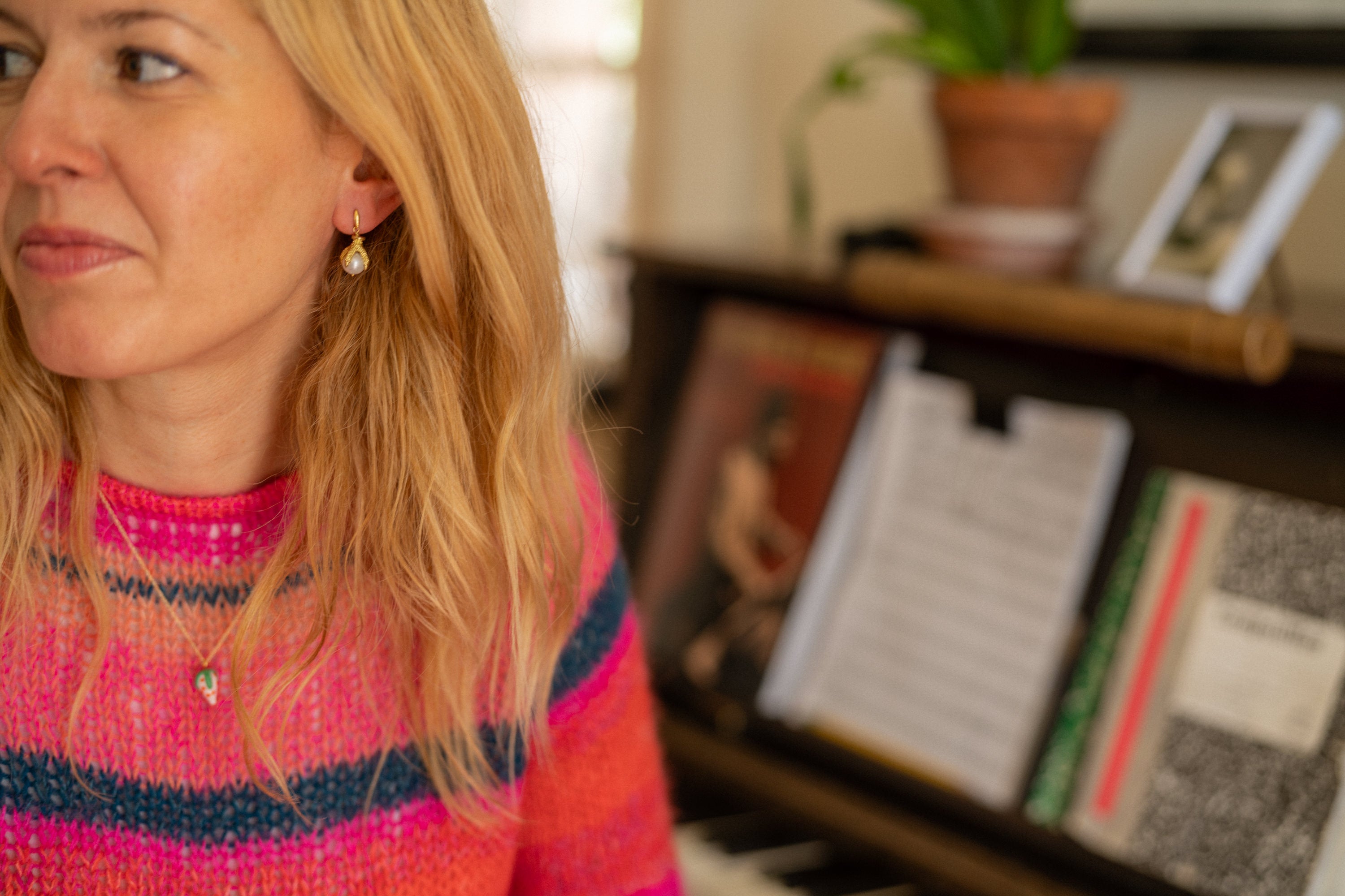 BIRD OF PREY EARRINGS// PEARL