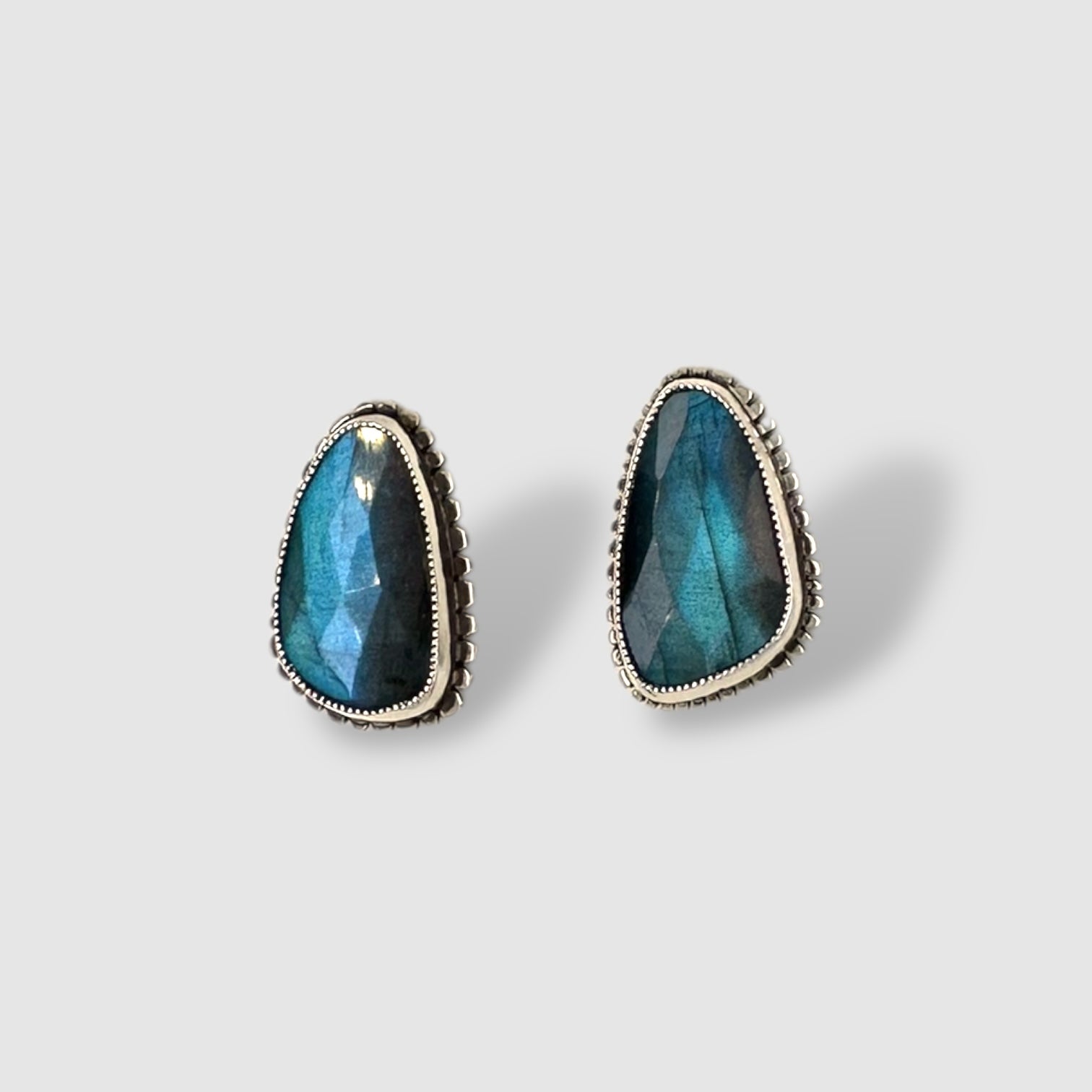 VIOLA EARRINGS // SILVER // STUD // LABRADORITE