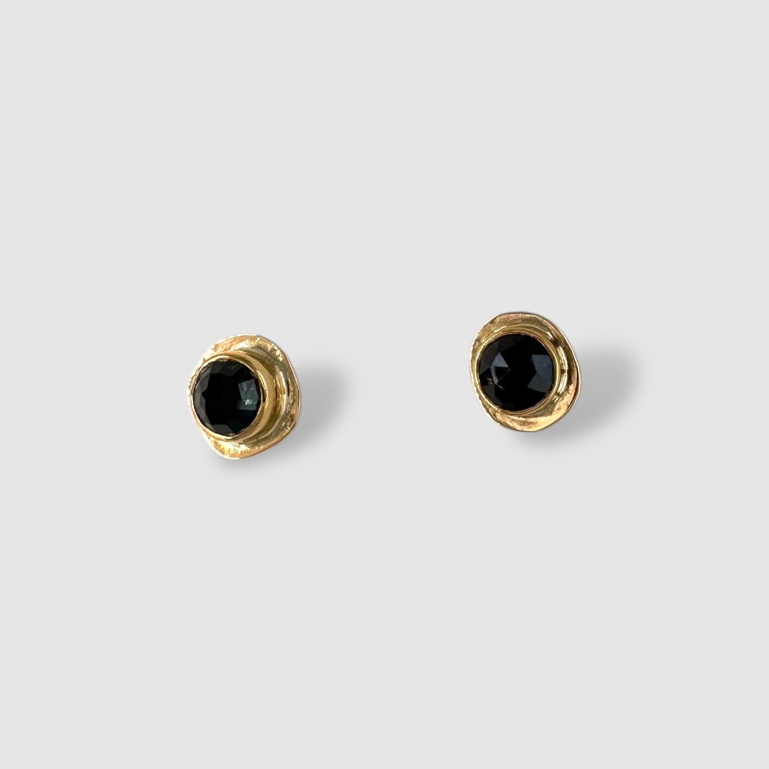 VIOLA EARRINGS // GOLD // STUD // DARK BLUE ROSE CUT SAPPHIRE