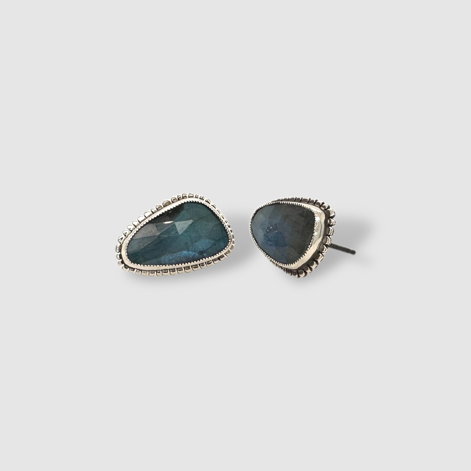 VIOLA EARRINGS // SILVER // STUD // LABRADORITE