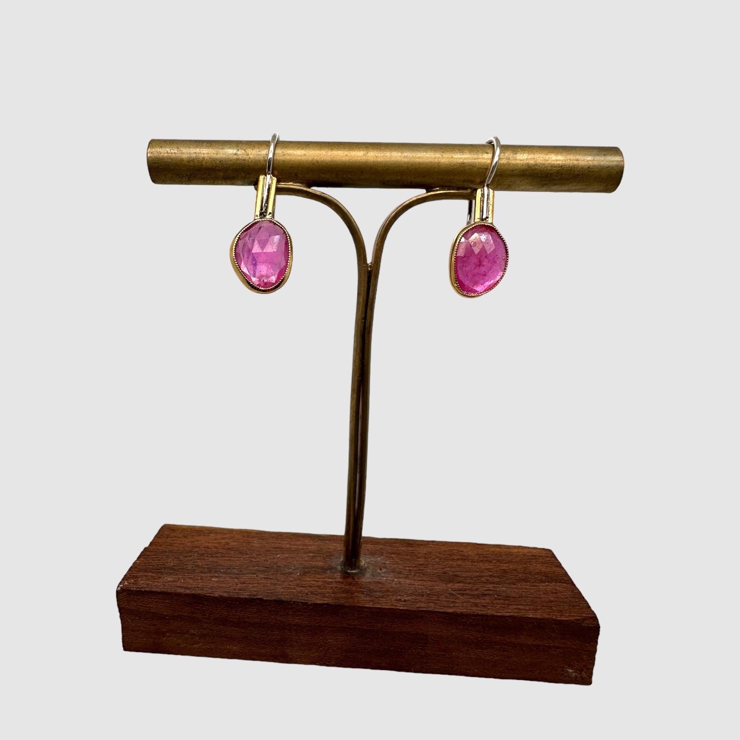 VIOLA // GOLD // STUD // HEXAGON PINK RUBY
