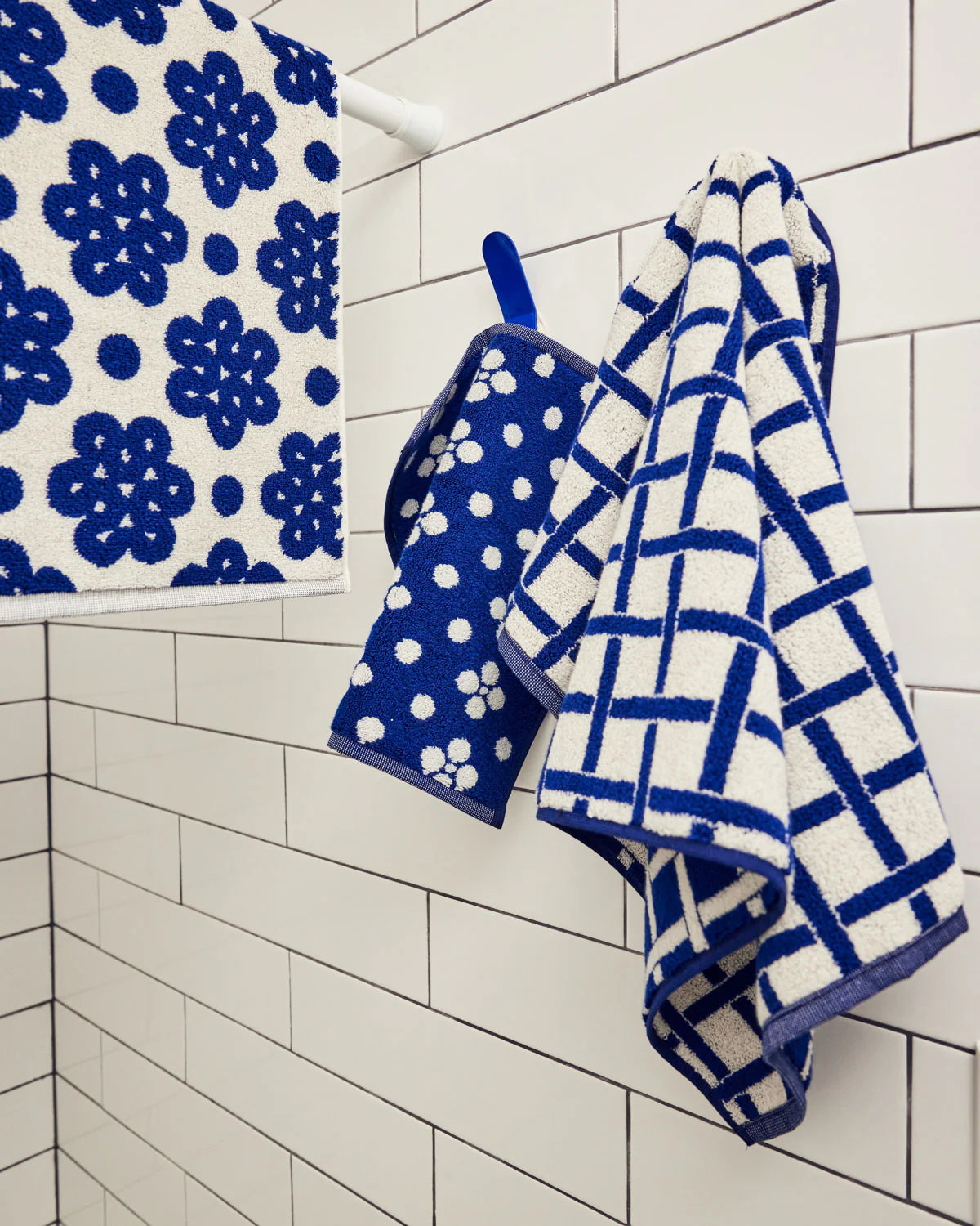 HAND TOWEL // NAVY WEAVE