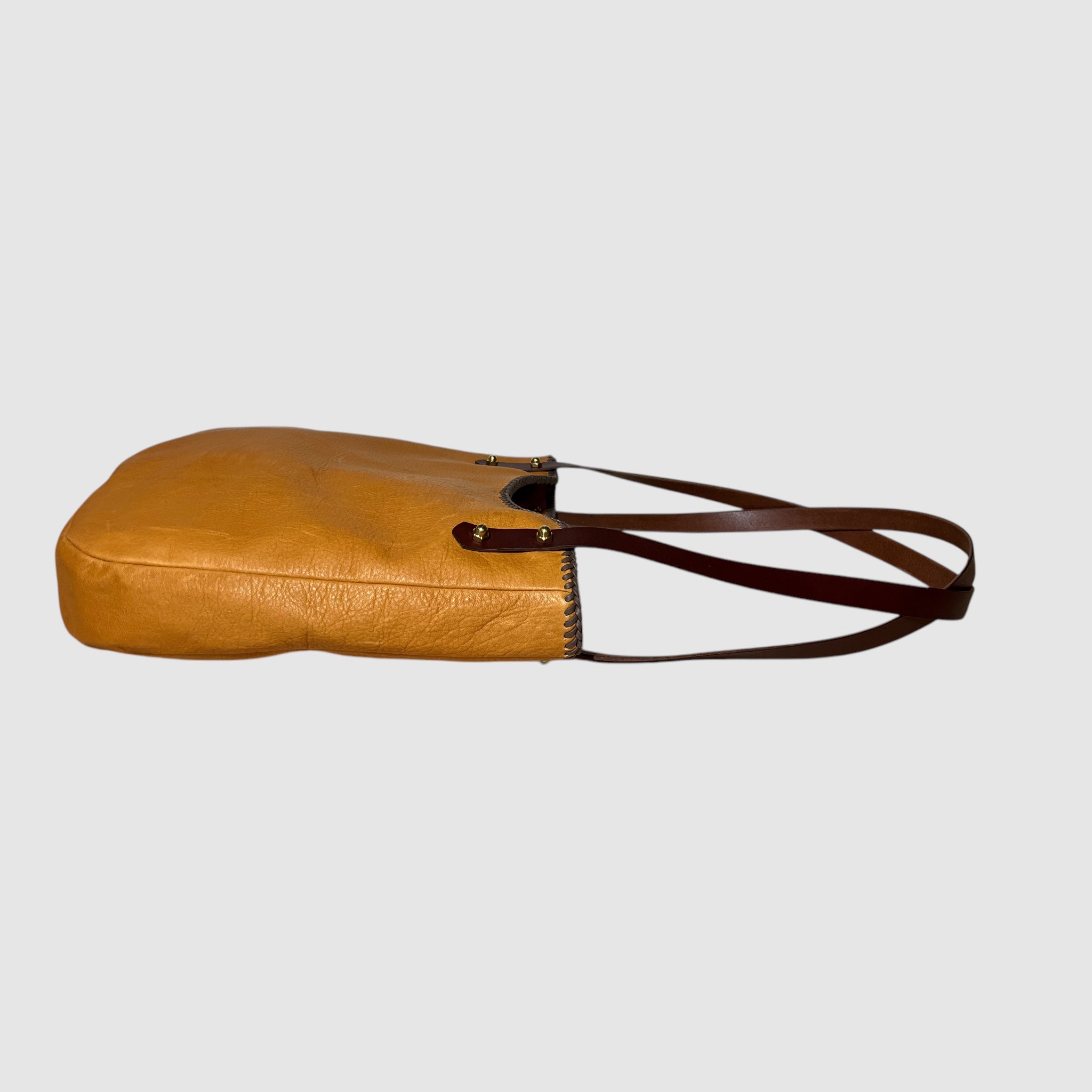 OUTSIDER SHOULDER // DESERT TAN & SMOKE
