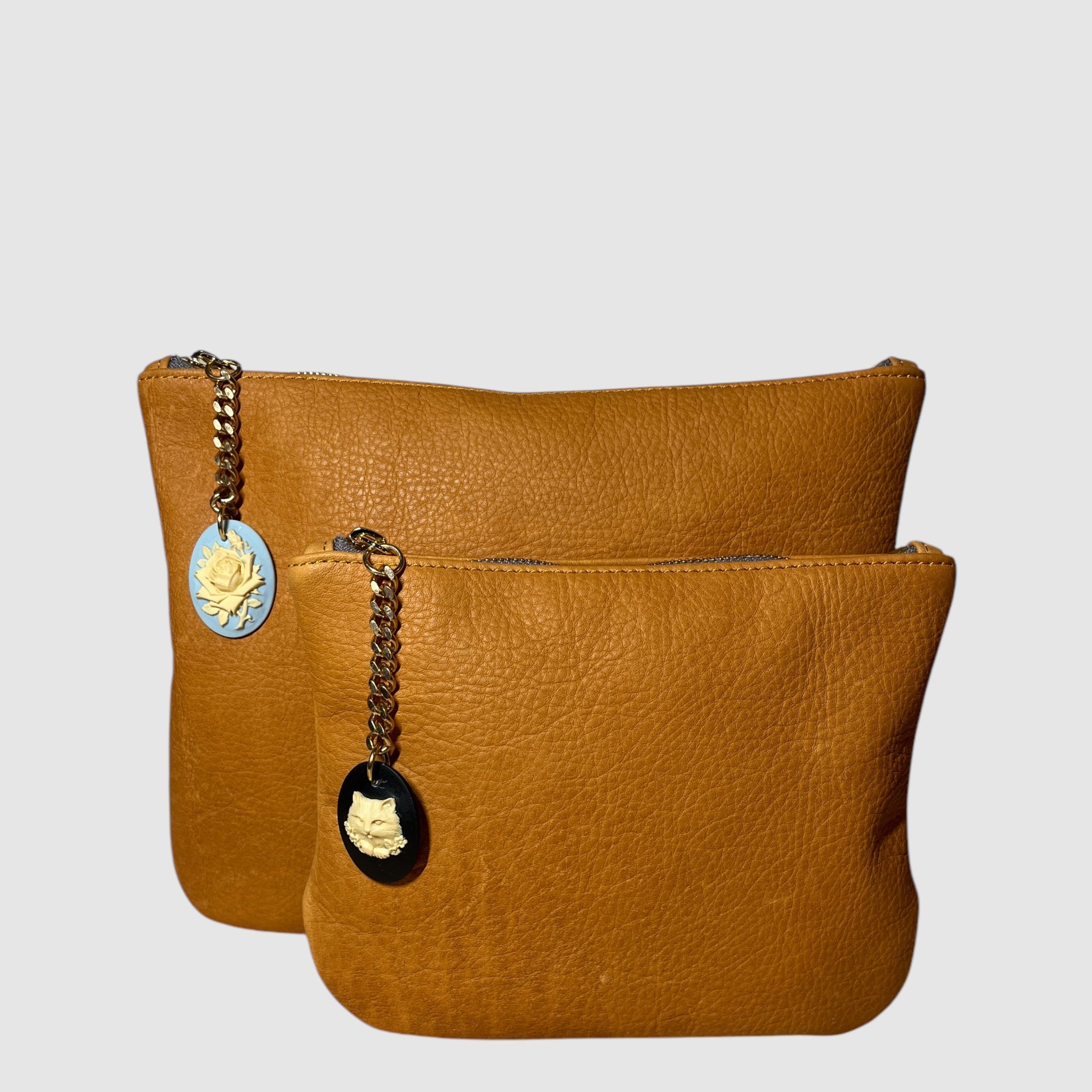 LARGE CAMEO CLUTCH // DESERT TAN