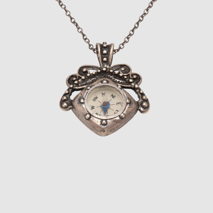 SAILBOAT COMPASS // SILVER // NECKLACE