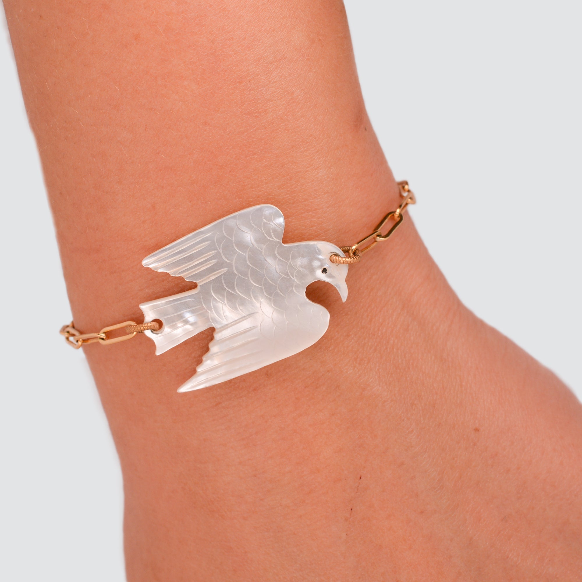 POESIA DEL MAR // BRACELET // MOTHER OF PEARL // BIRD