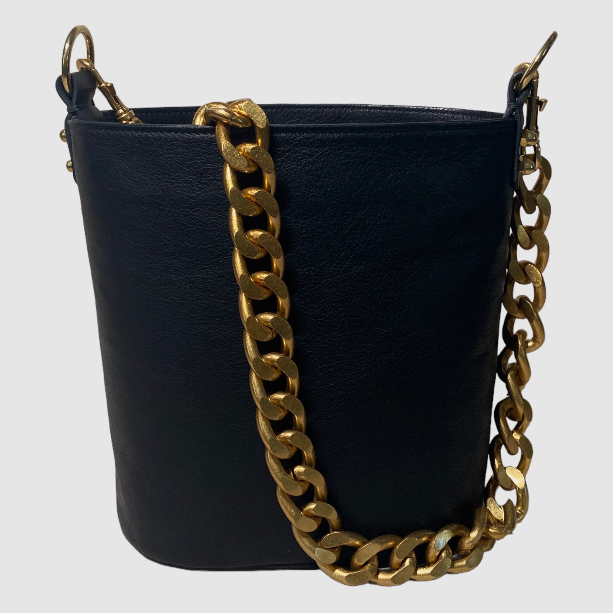 BUCKET BAG // BLACK // JUMBO CHAIN