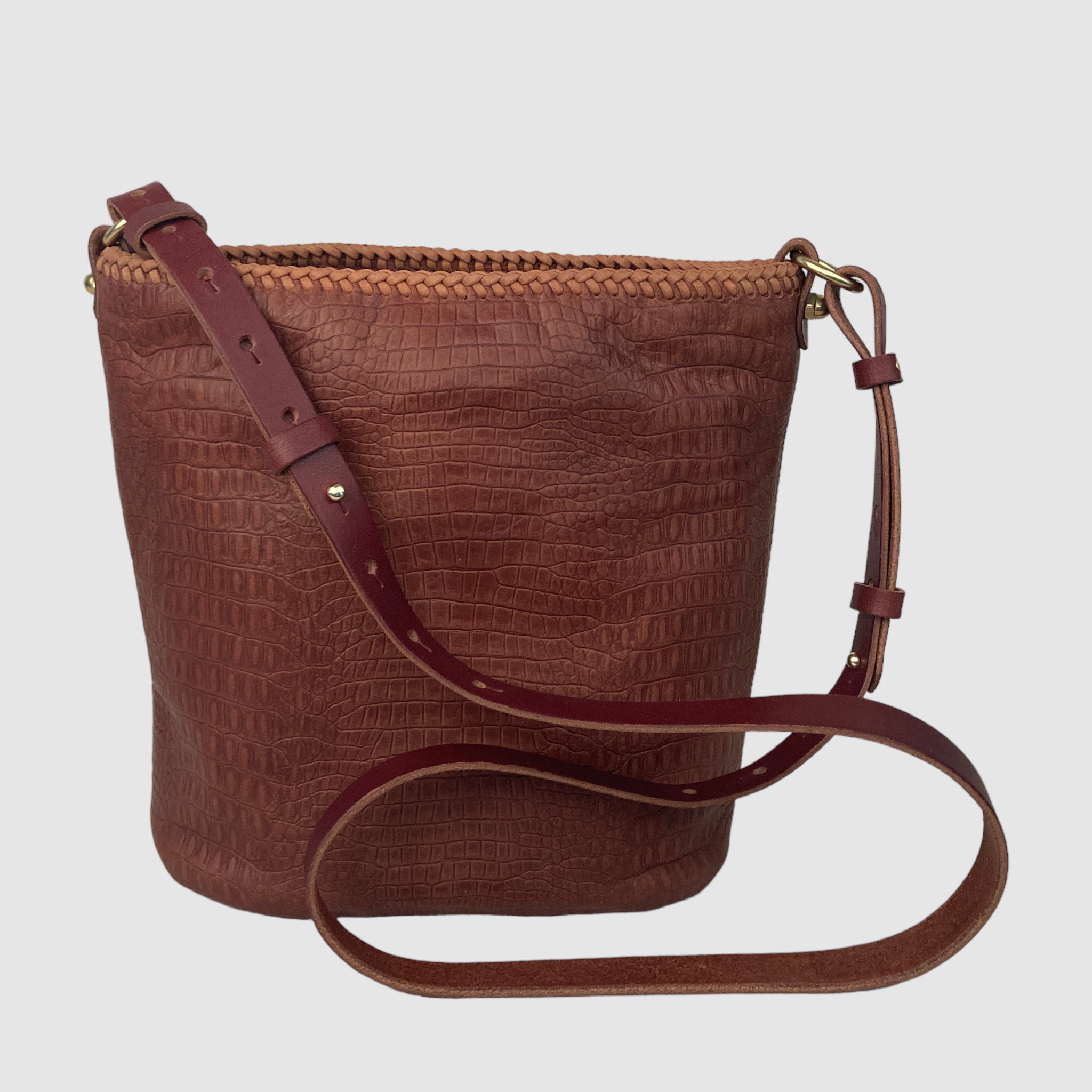 BUCKET BAG // DUSTY BROWN HORNBACK