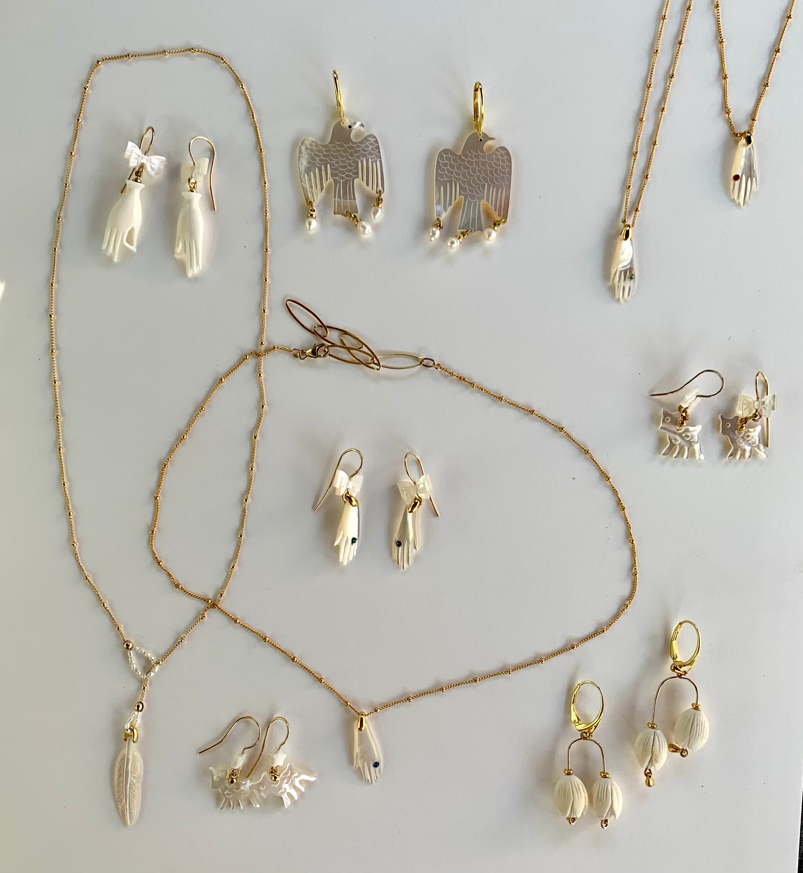 POESIA DEL MAR // EARRINGS // MOTHER OF PEARL // FLOWER DROPS