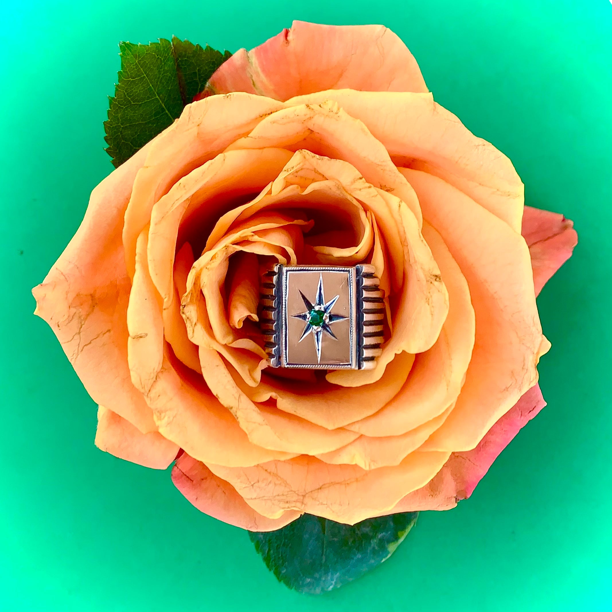 PUEBLO DECO SIGNET RING // 3 MM EMERALD // STAR