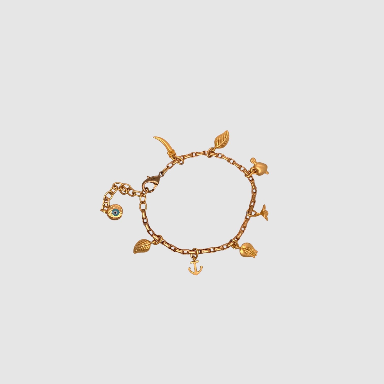 GOLDEN LUCK // B // CHARM  BRACELET