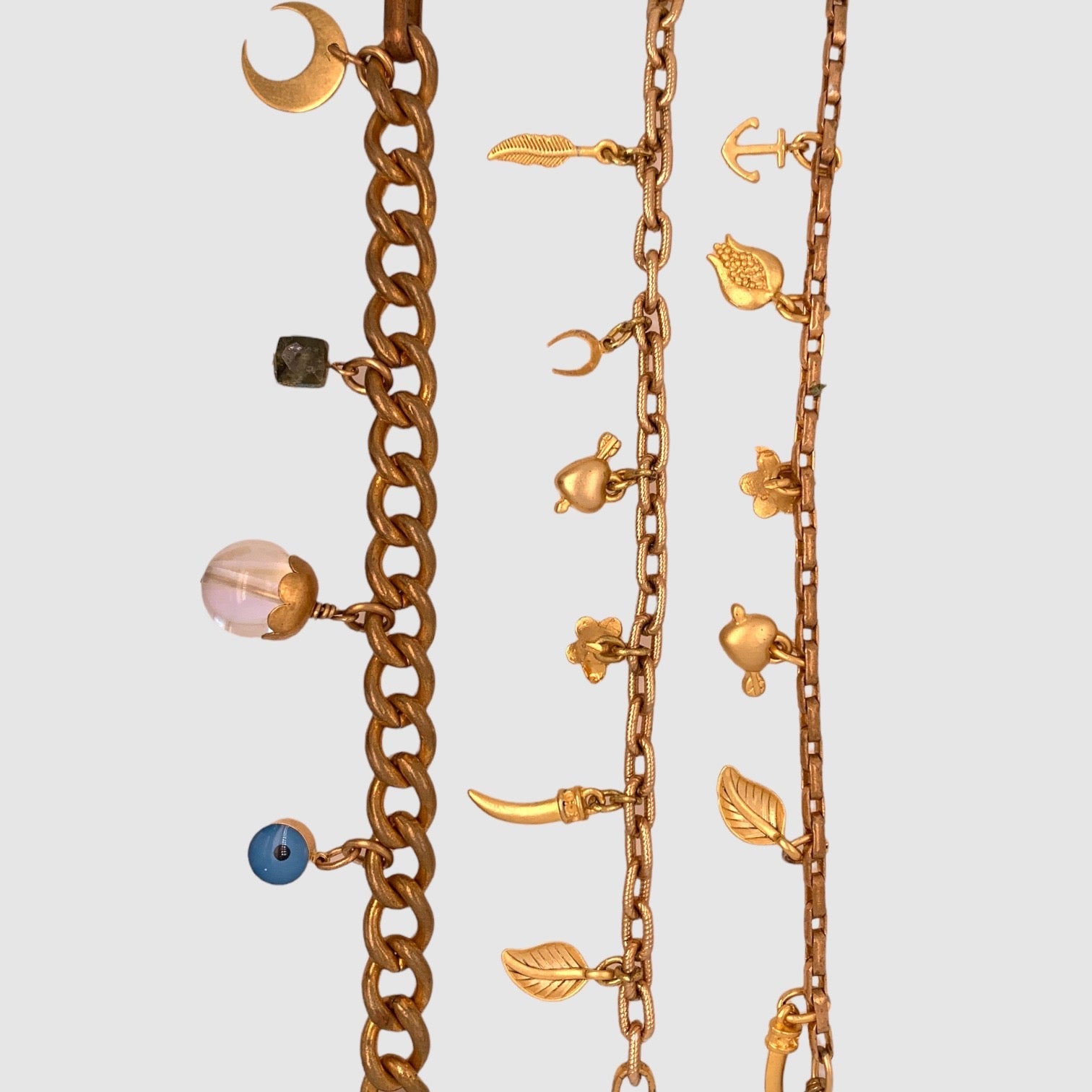 GOLDEN LUCK // B // CHARM BRACELET