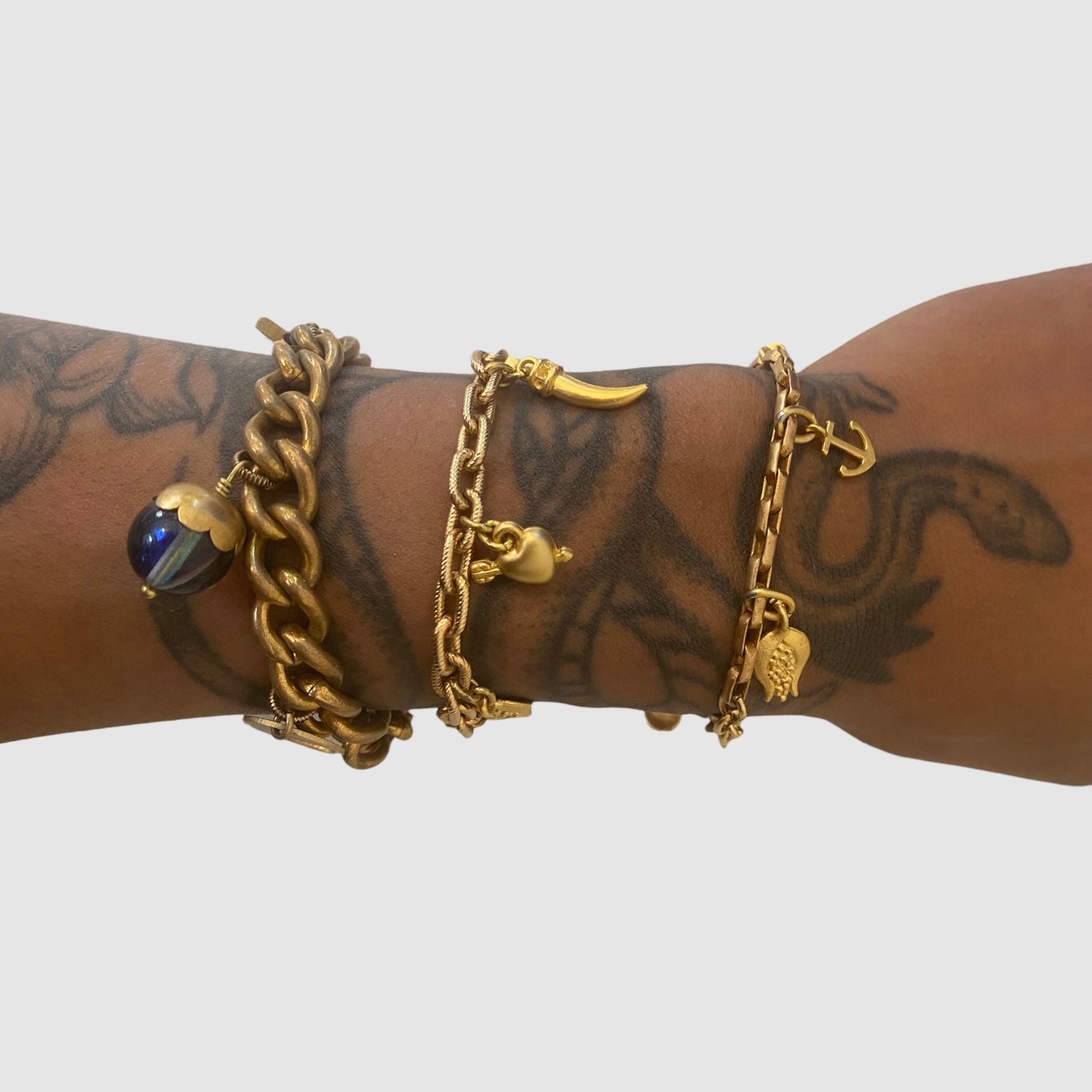 GOLDEN LUCK // B // CHARM  BRACELET