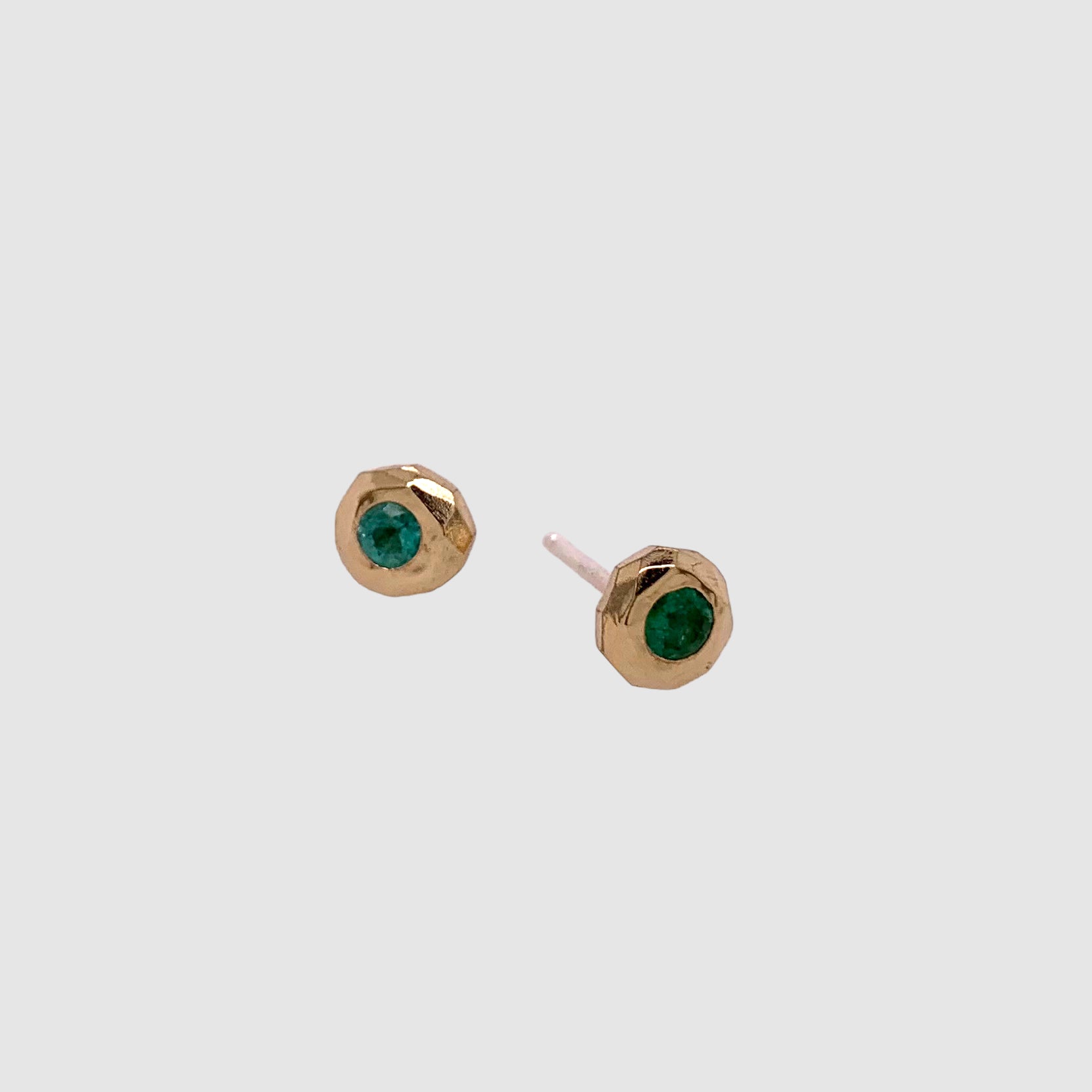 LARGE // STUD EARRINGS // EMERALD