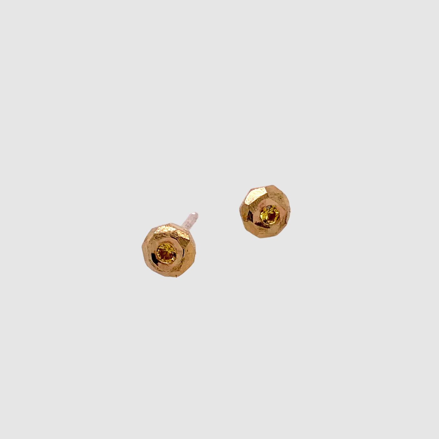 MEDIUM // STUD EARRINGS // YELLOW SAPPHIRE