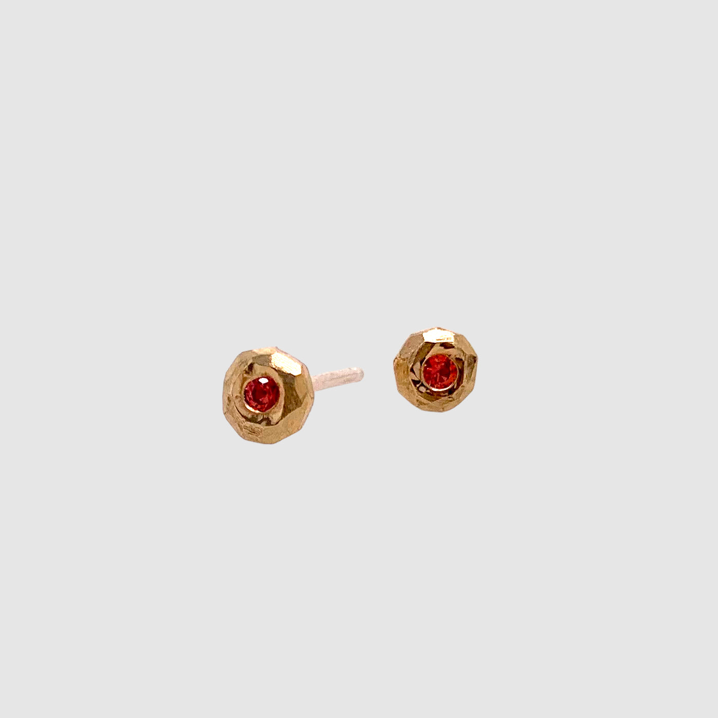 MEDIUM // STUD EARRINGS // PINK SAPPHIRE