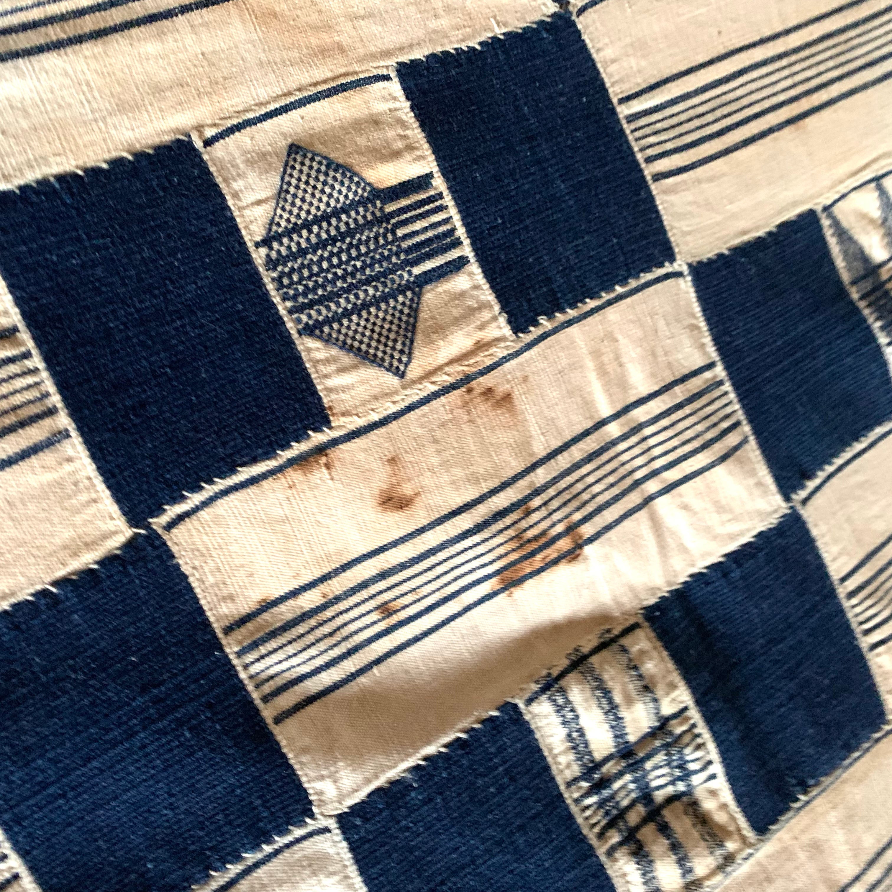 VINTAGE EWE TEXTILE // GHANA // CREAM & BLUE