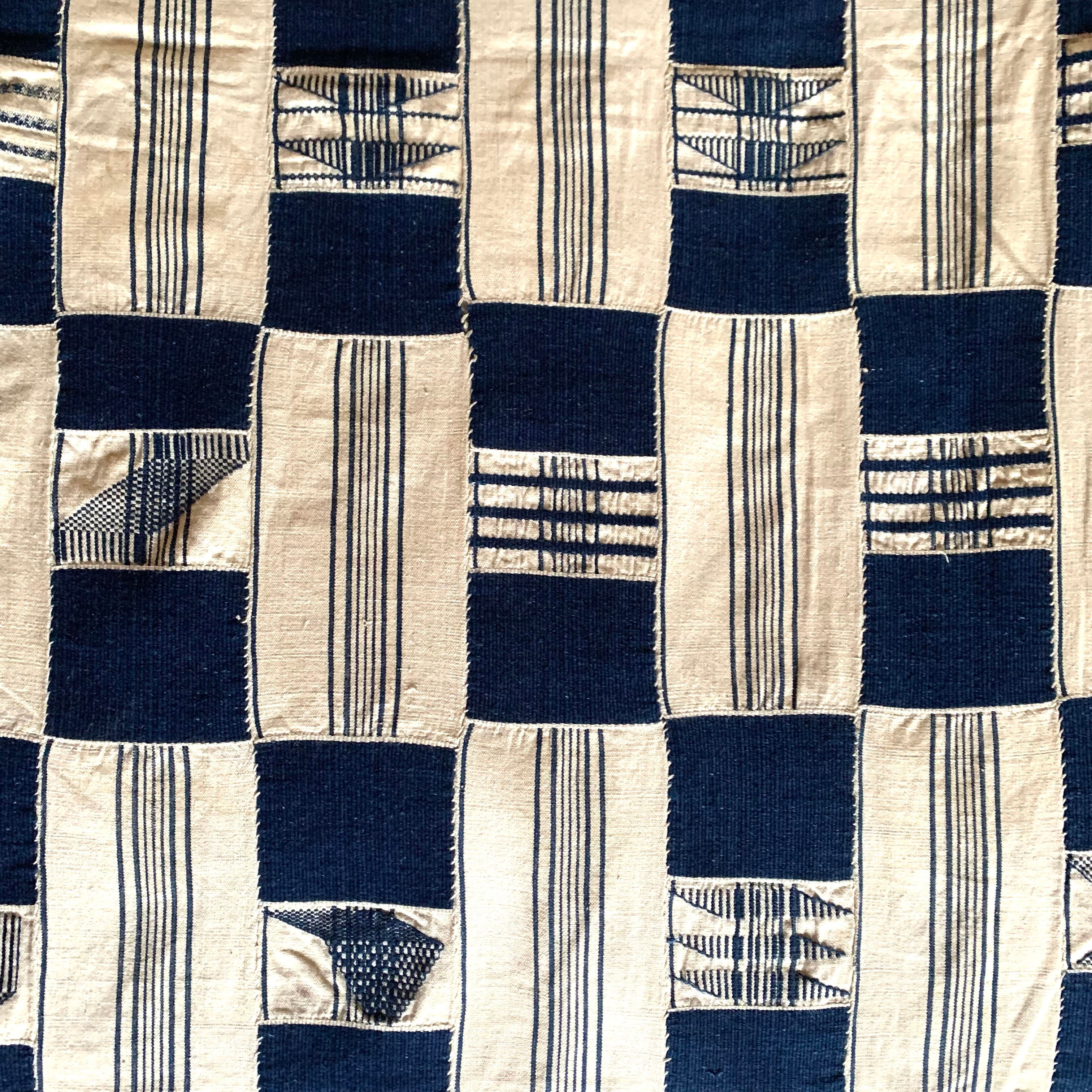 VINTAGE EWE TEXTILE // GHANA // CREAM & BLUE