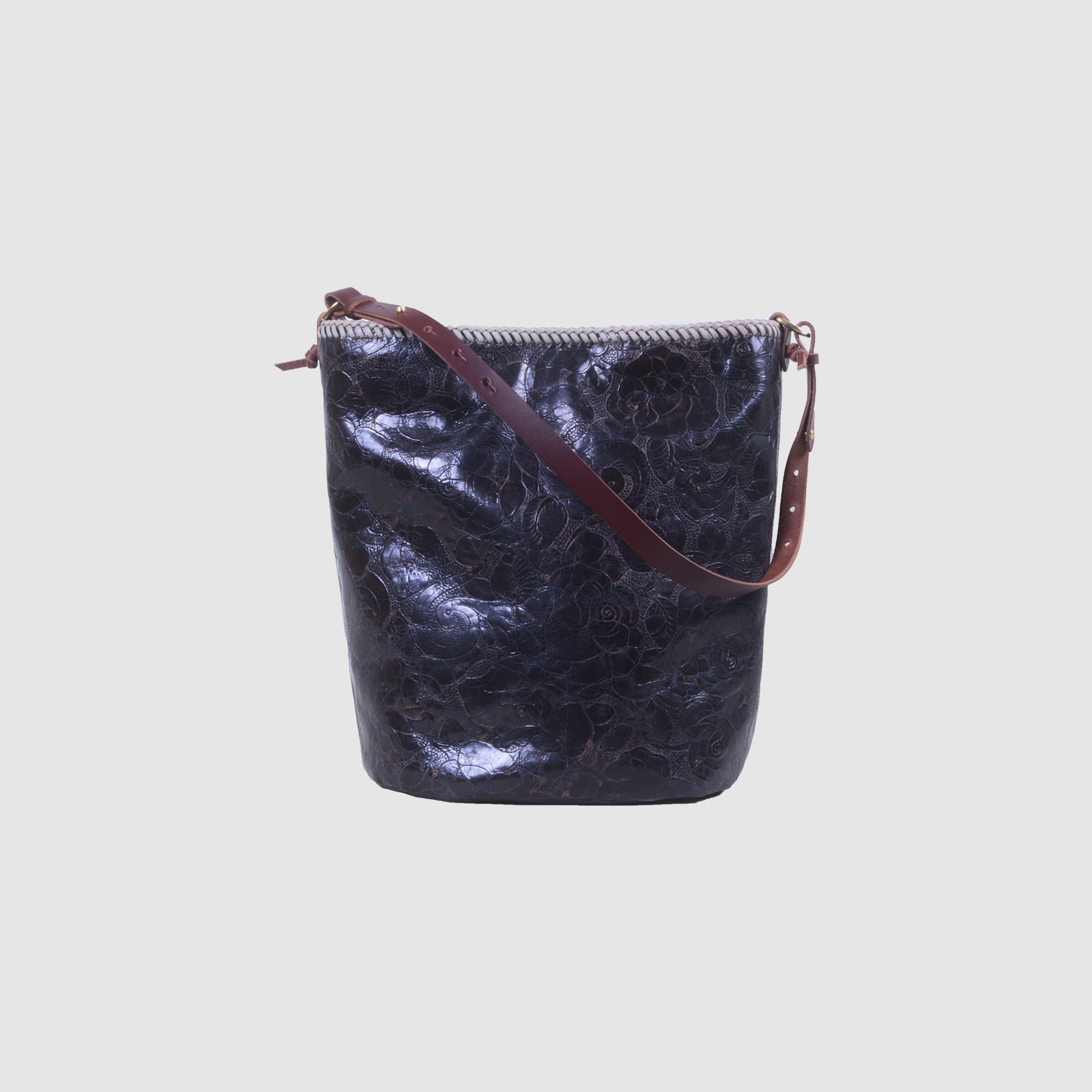 CHOCOLATE ROSES // BARREL BAG