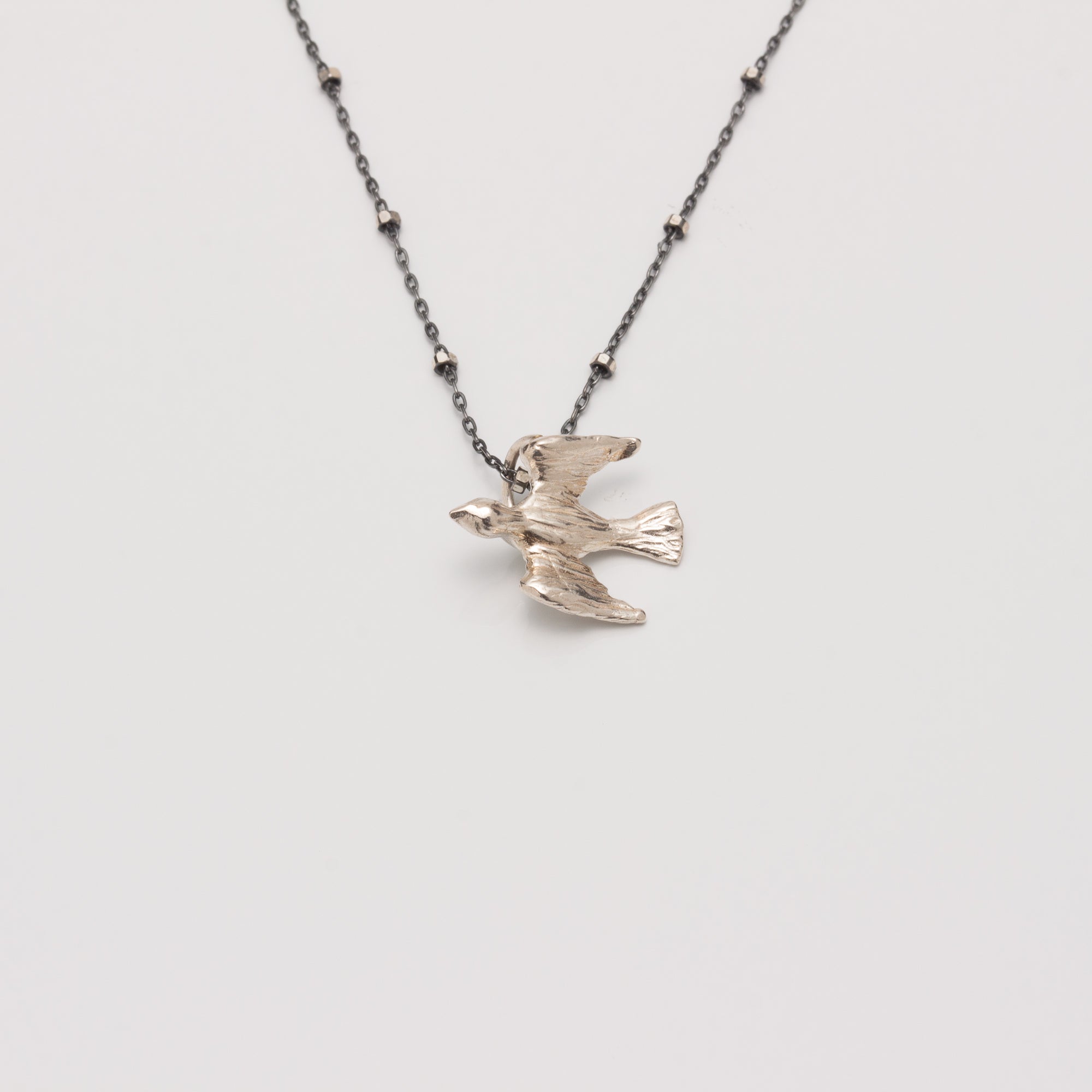 BIRD IN FLIGHT // SILVER NECKLACE