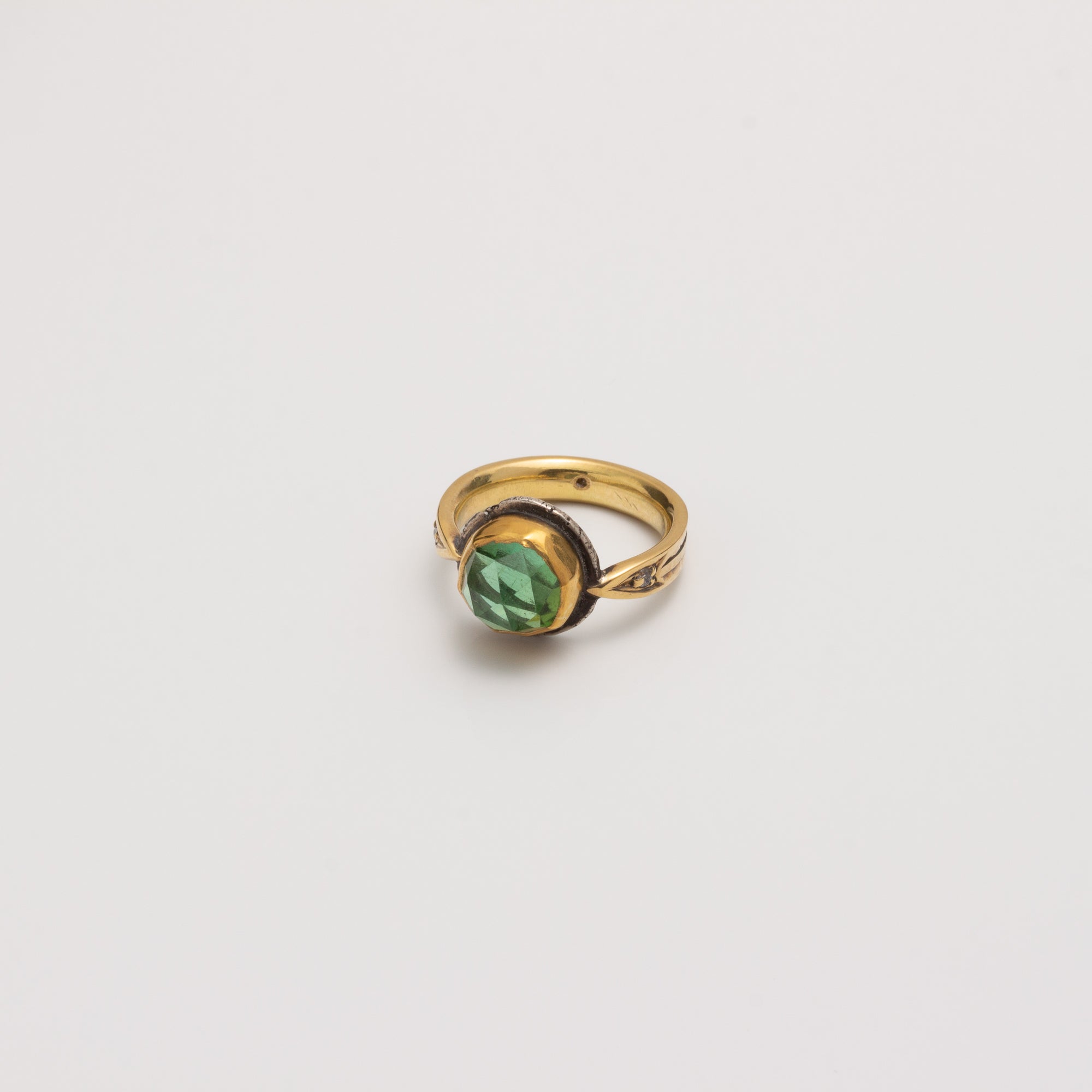 ARROW RING // 18K GOLD // GREEN TOURMALINE