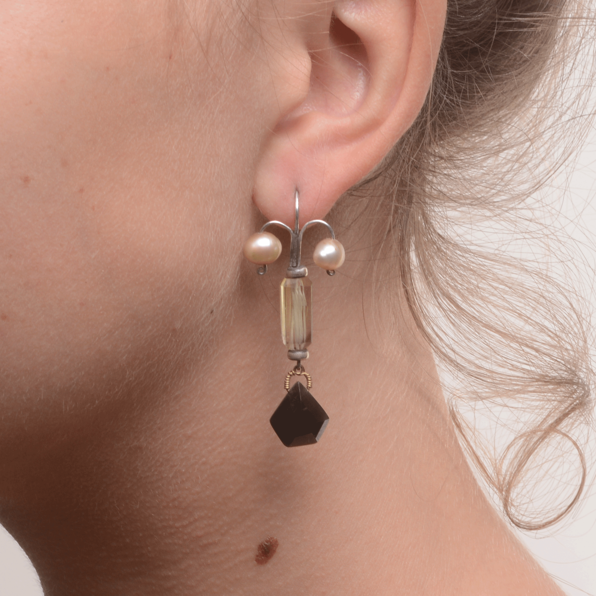 FIONA // LEMON QUARTZ, PEARL & ONYX EARRINGS