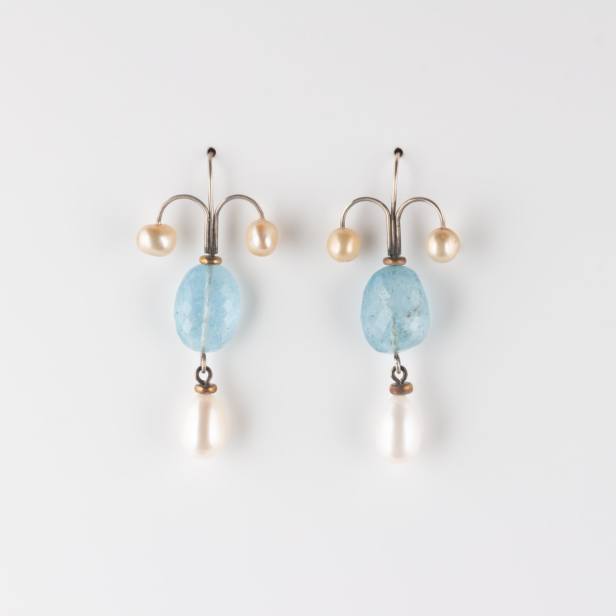 FIONA // AQUAMARINE & PEARL EARRINGS