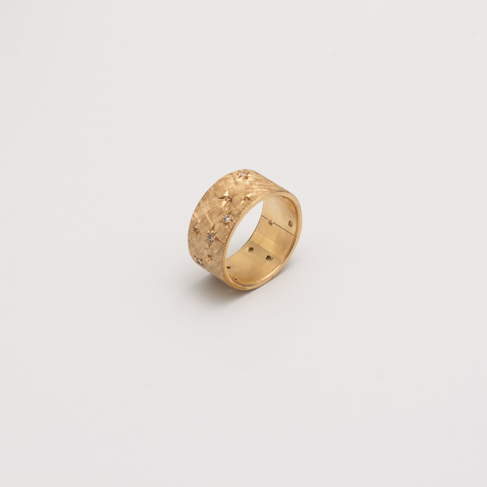 FLORENTINE & STAR ENGRAVED DIAMOND RING