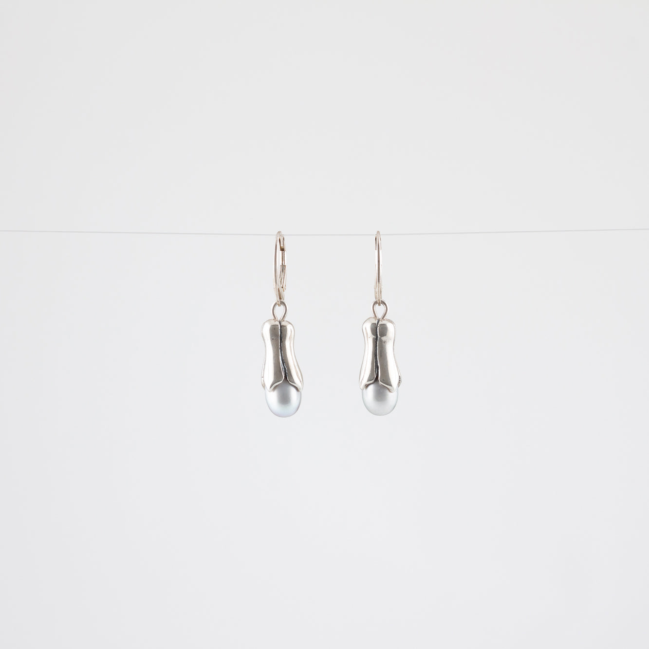 PEARL POD // EARRINGS // SILVER