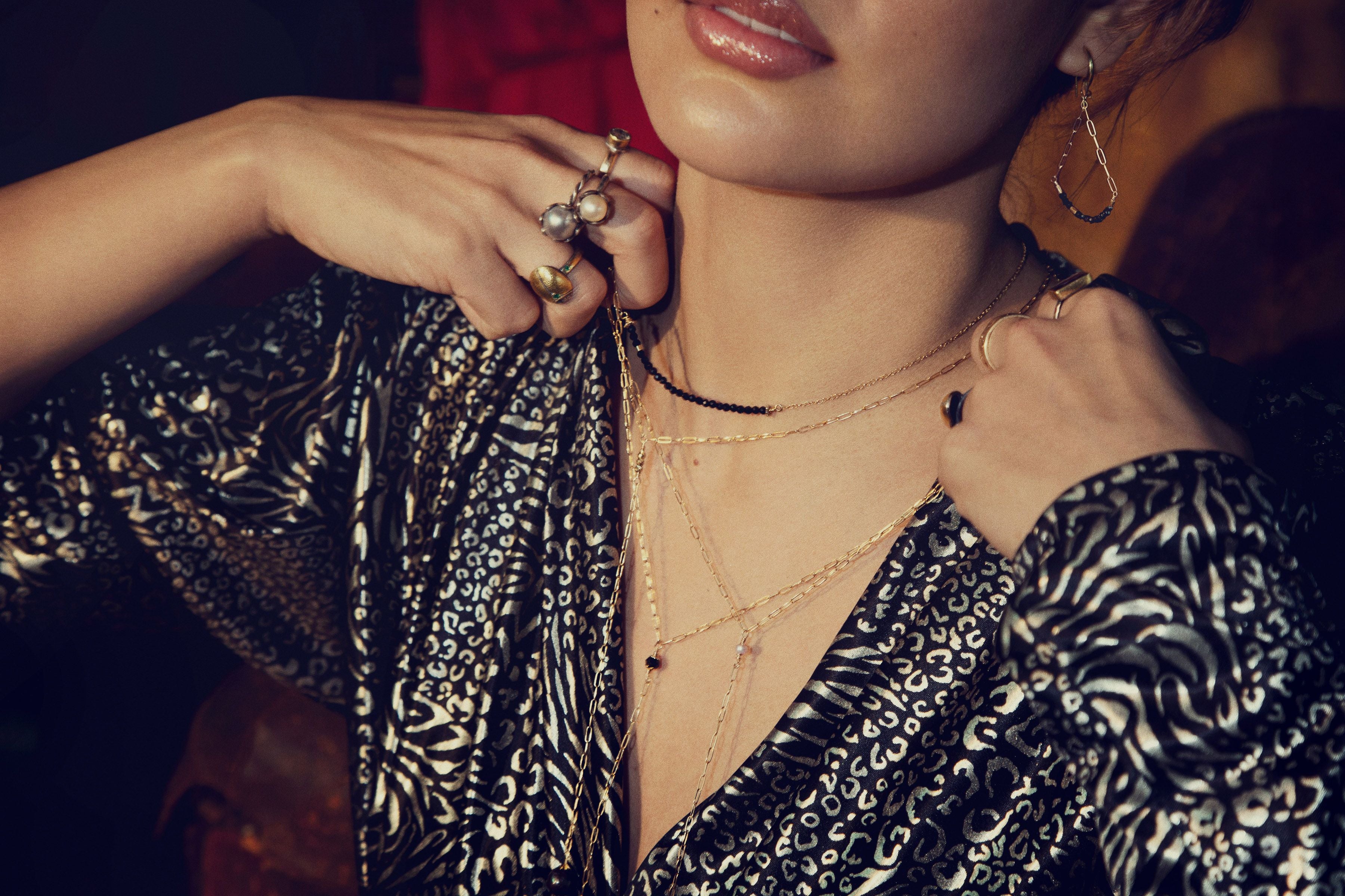 BIB NECKLACE // BLACK SPINEL