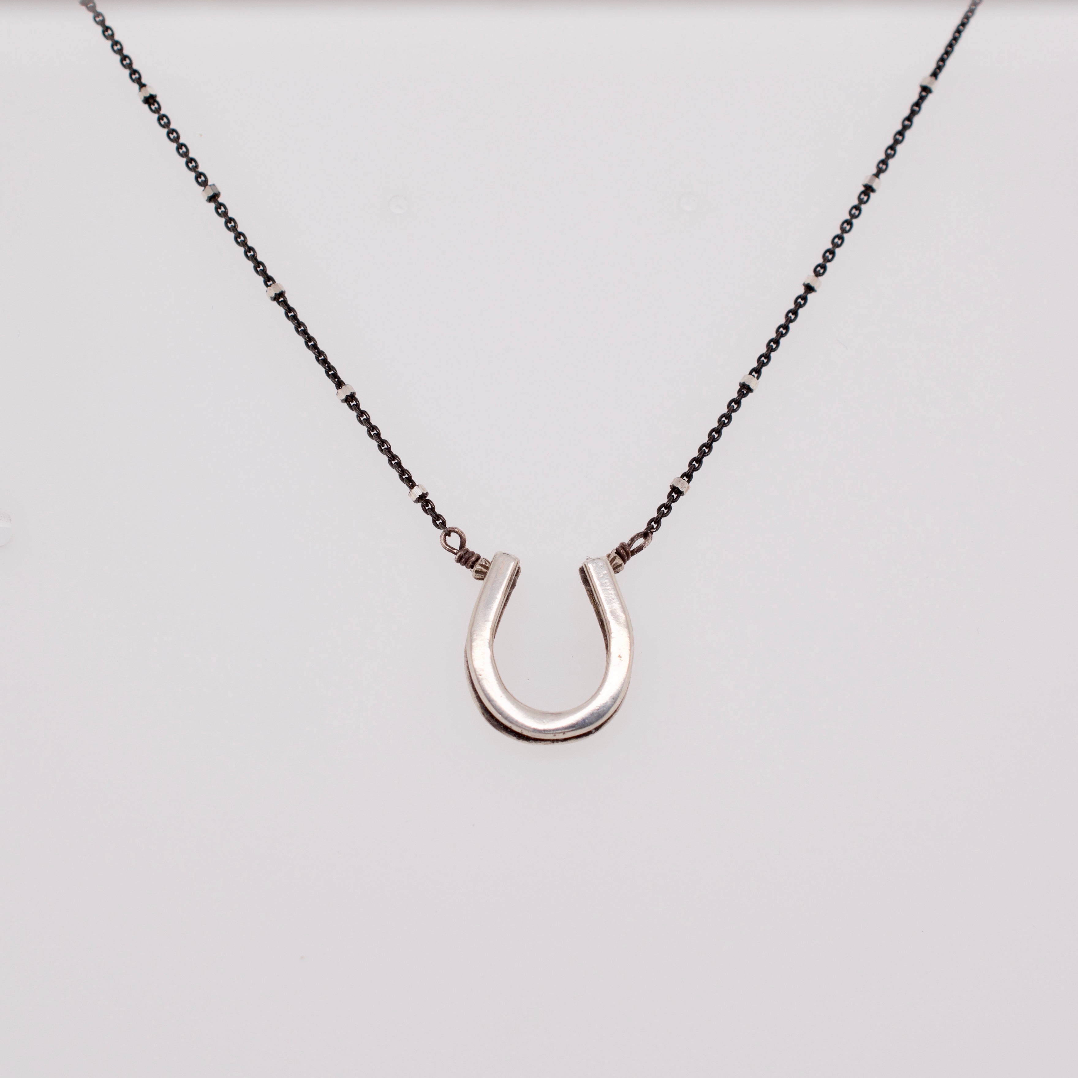 LUCKY // SILVER NECKLACE