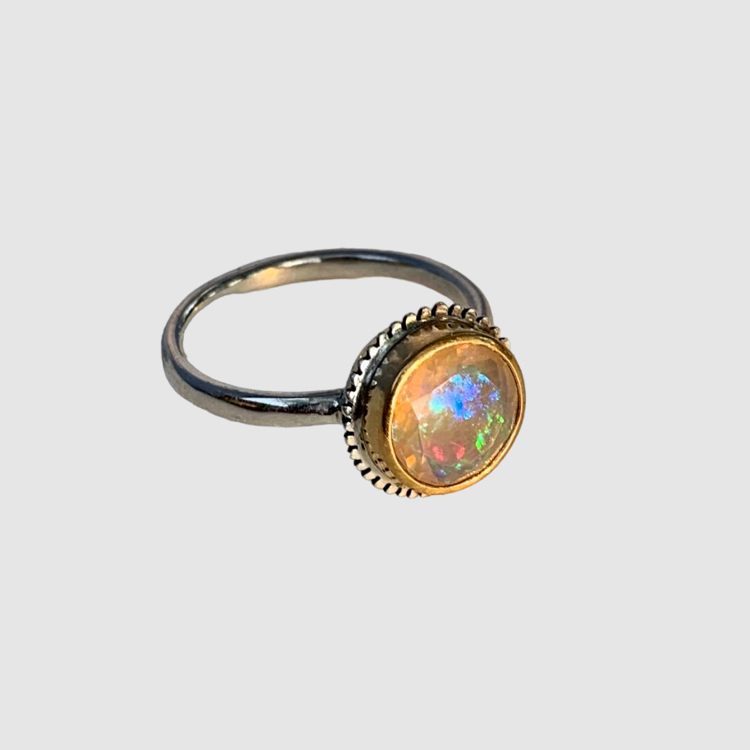 HEIRLOOM RING // ELIZABETH I  // OPAL