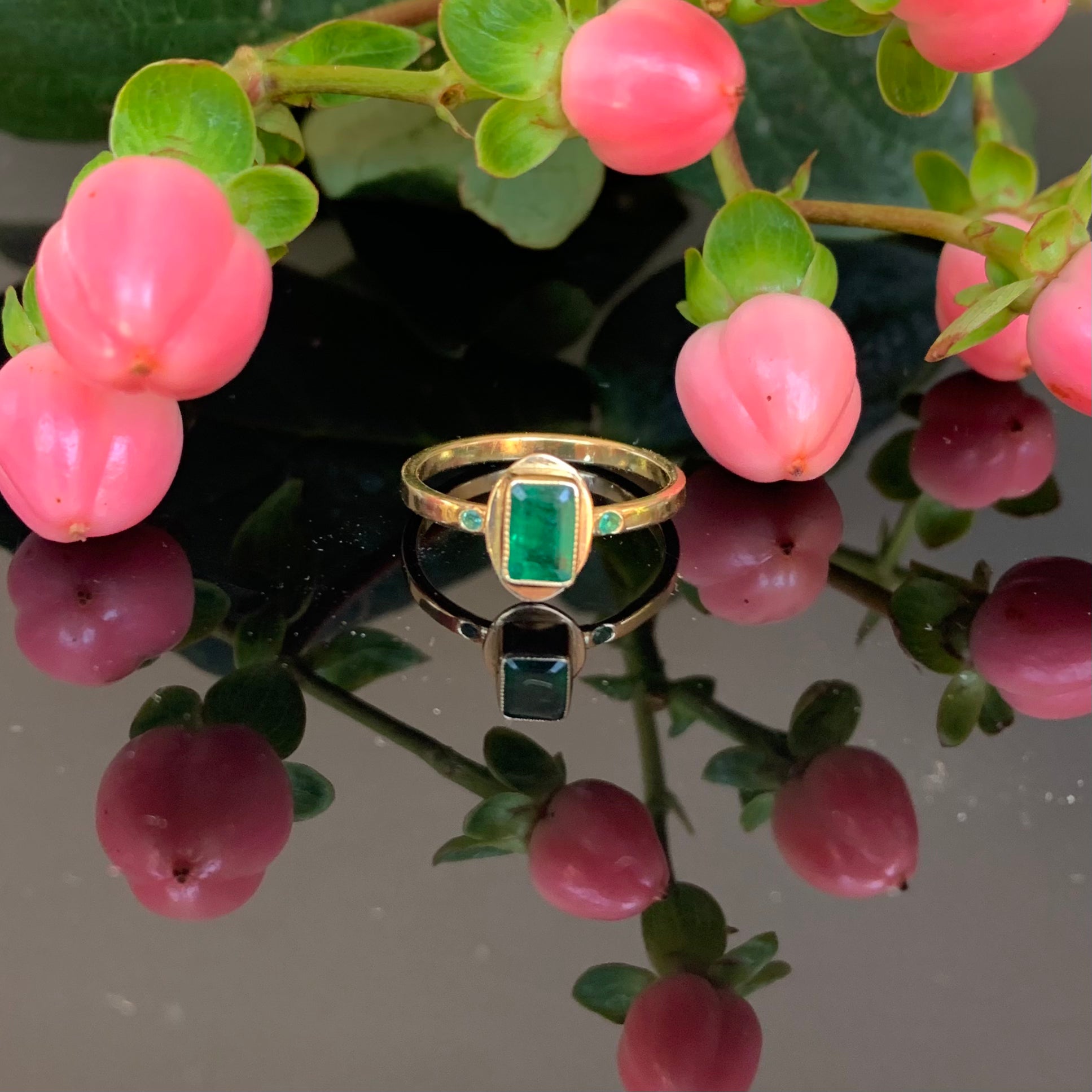 HEIRLOOM RING // SIMPLE // GOLD // EMERALD