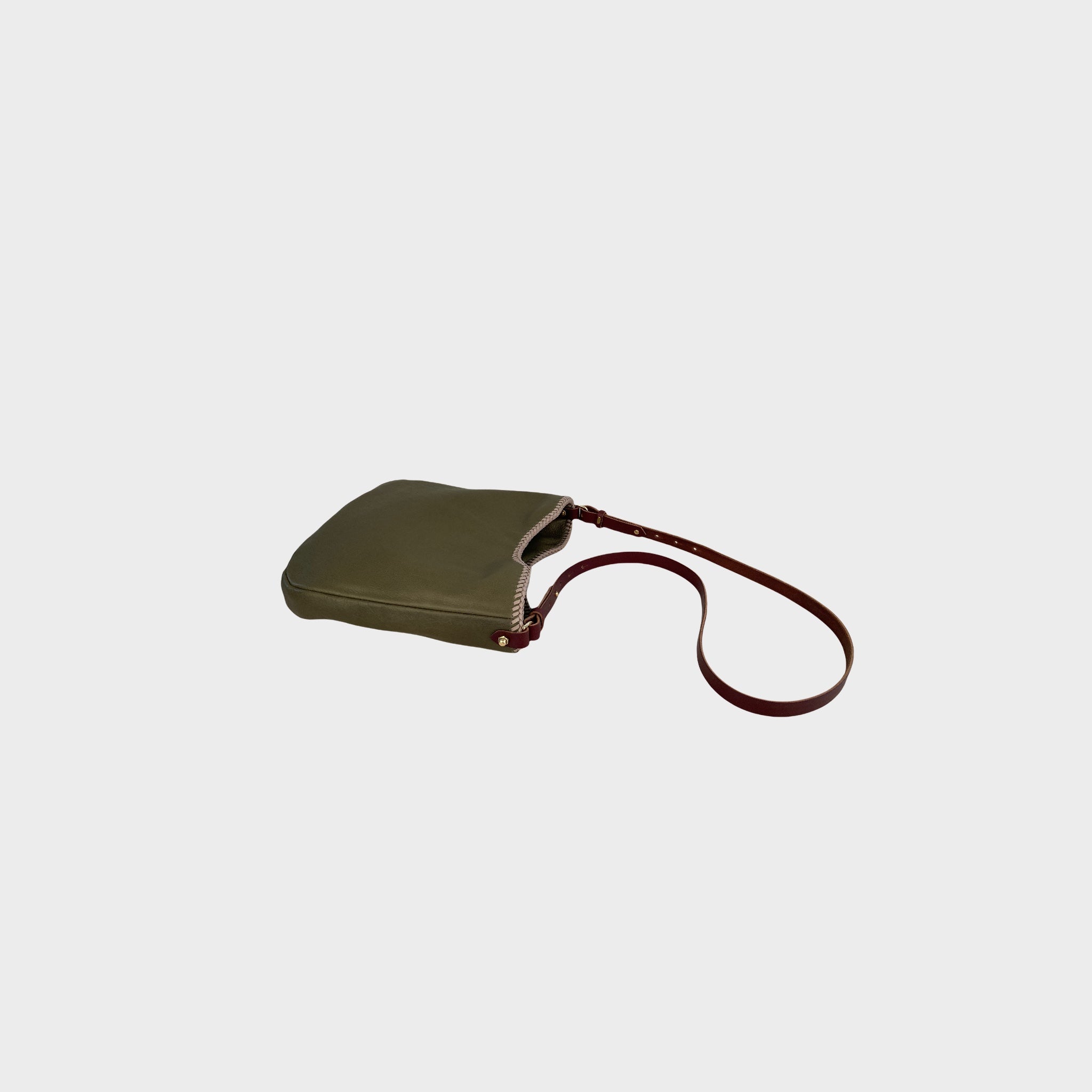 OUTSIDER CROSSBODY // OLIVE