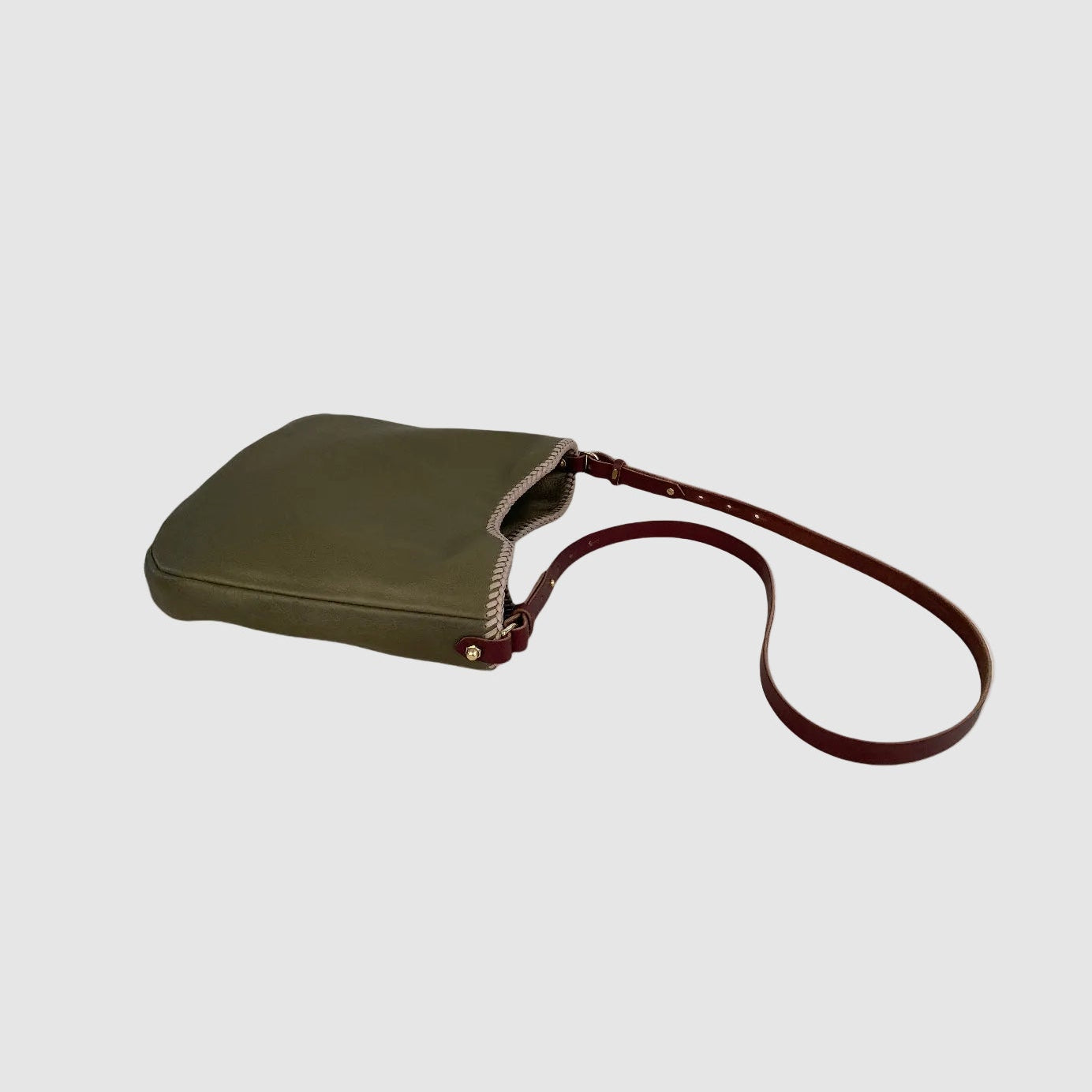 OUTSIDER CROSSBODY // OLIVE