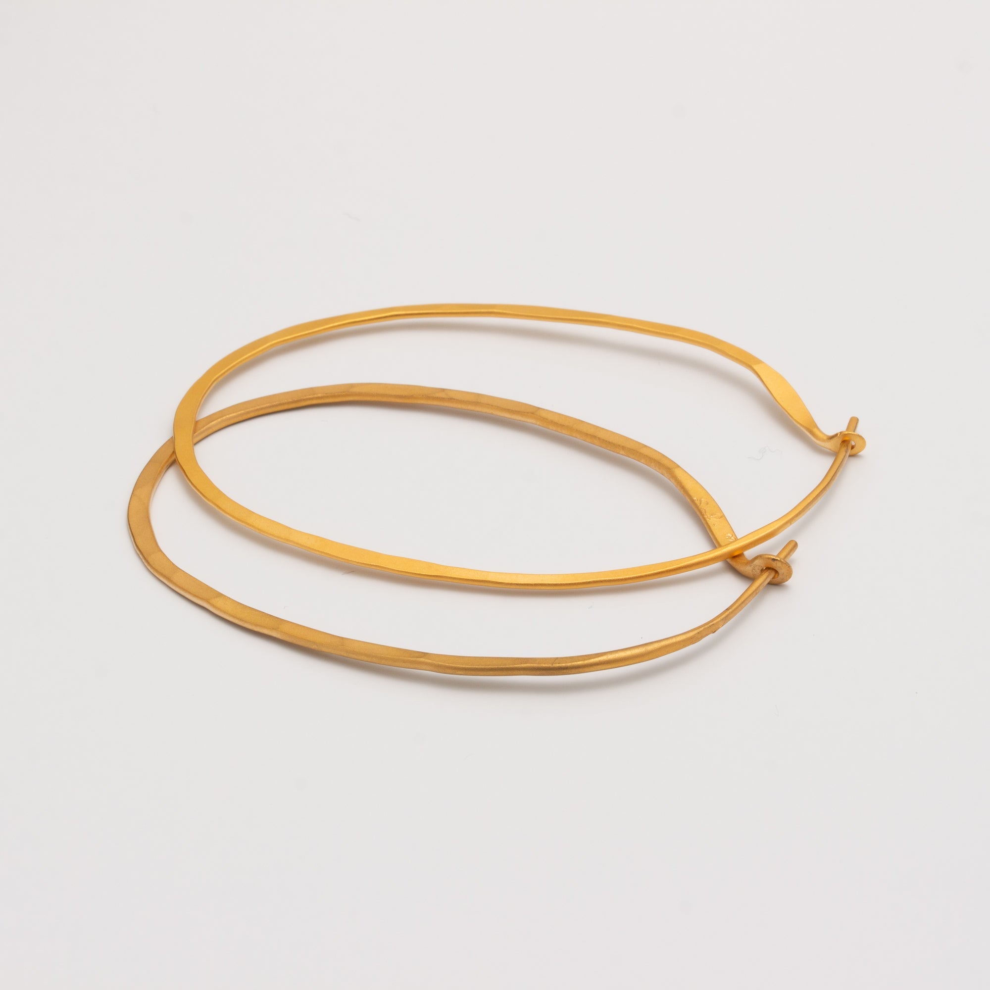 HOOPS // MEDIUM // OVAL // VERMEIL