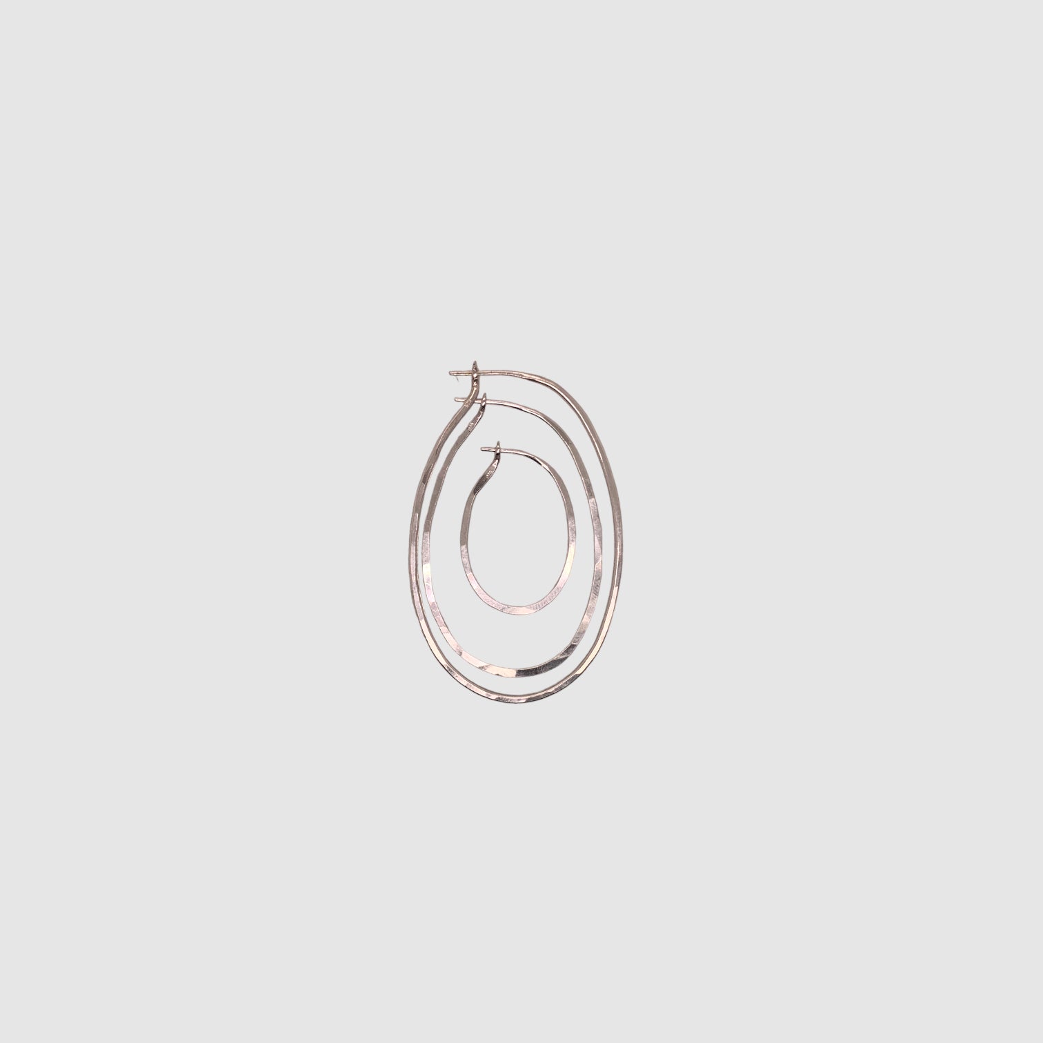 HOOPS // MEDIUM // OVAL // SILVER