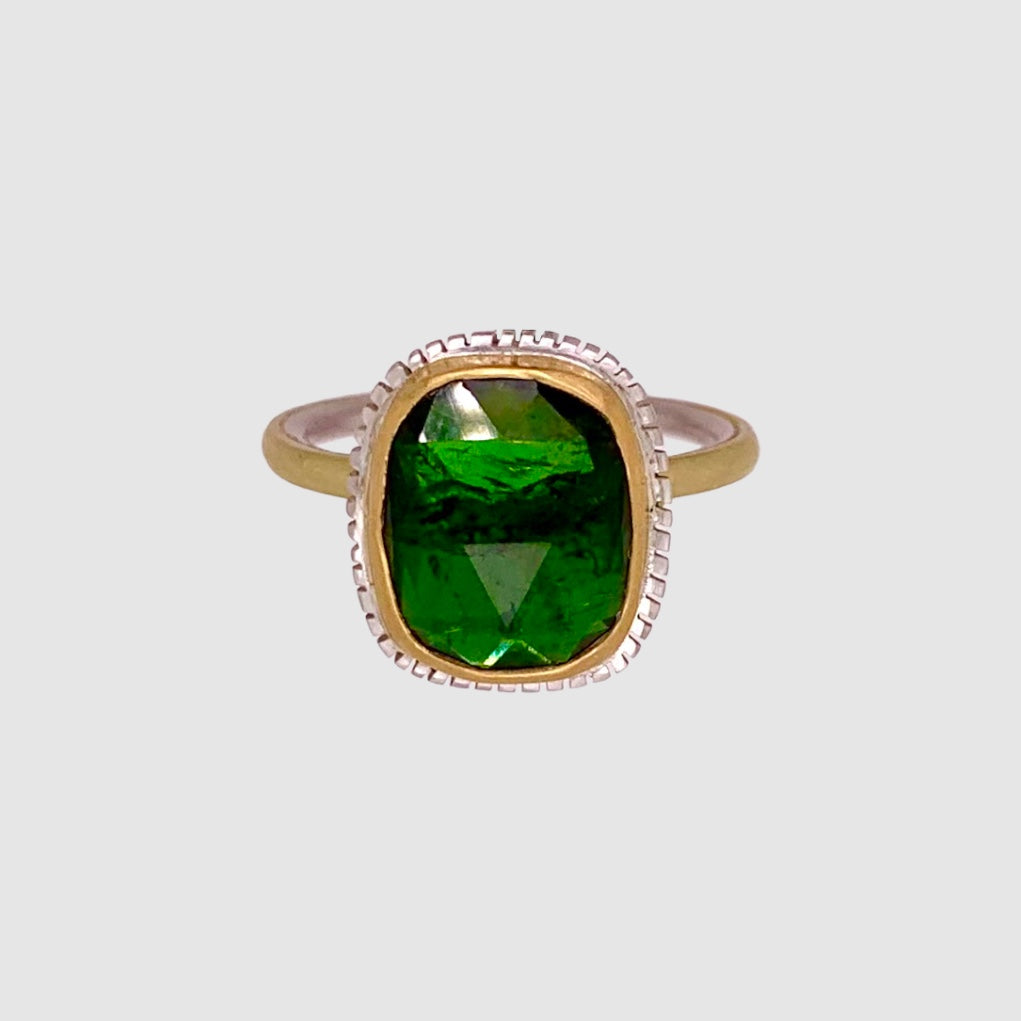 HEIRLOOM RING // ELIZABETH I // GREEN TOURMALINE