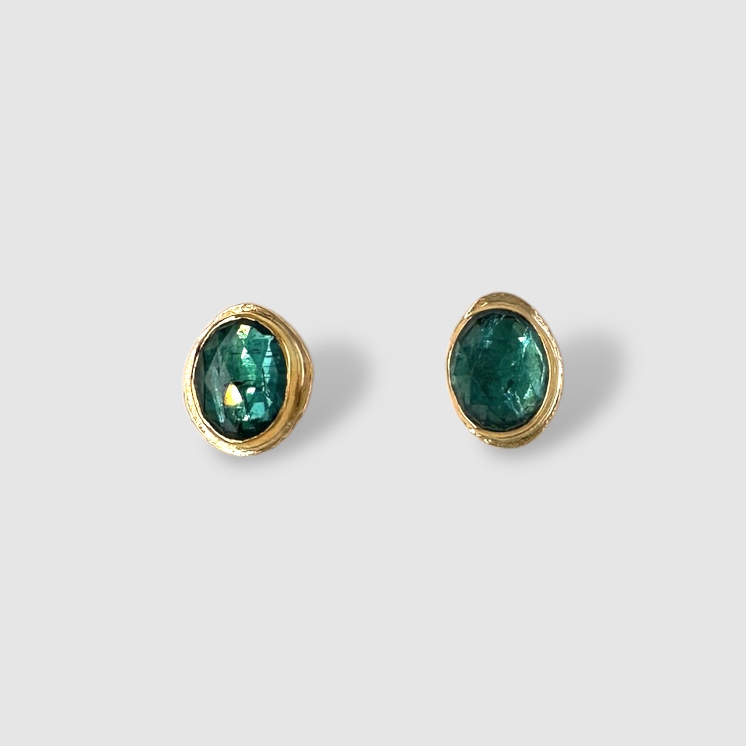 VIOLA  EARRINGS // GOLD // STUD // TOURMALINE