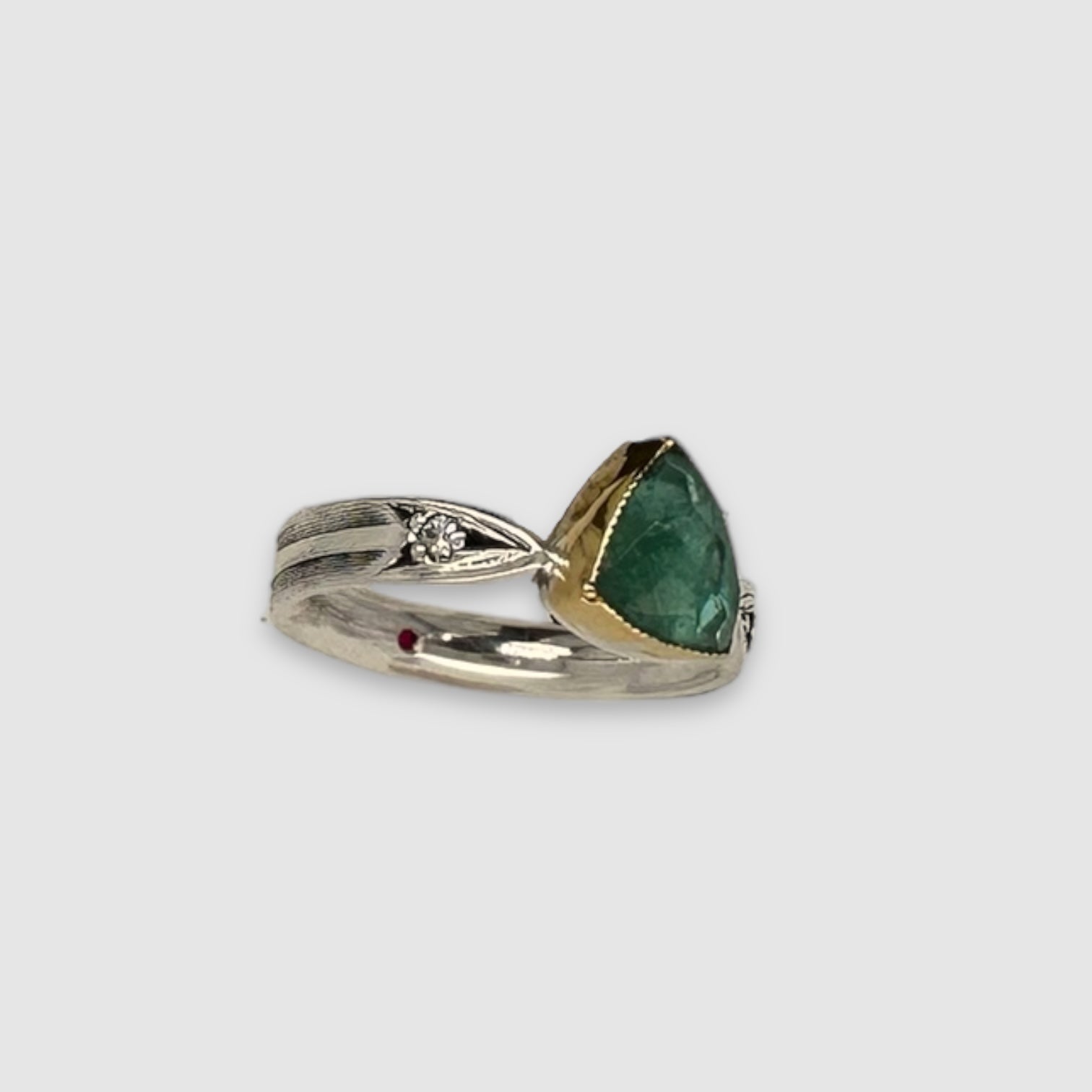 ARROW RING // TRIANGLE GREEN TOURMALINE