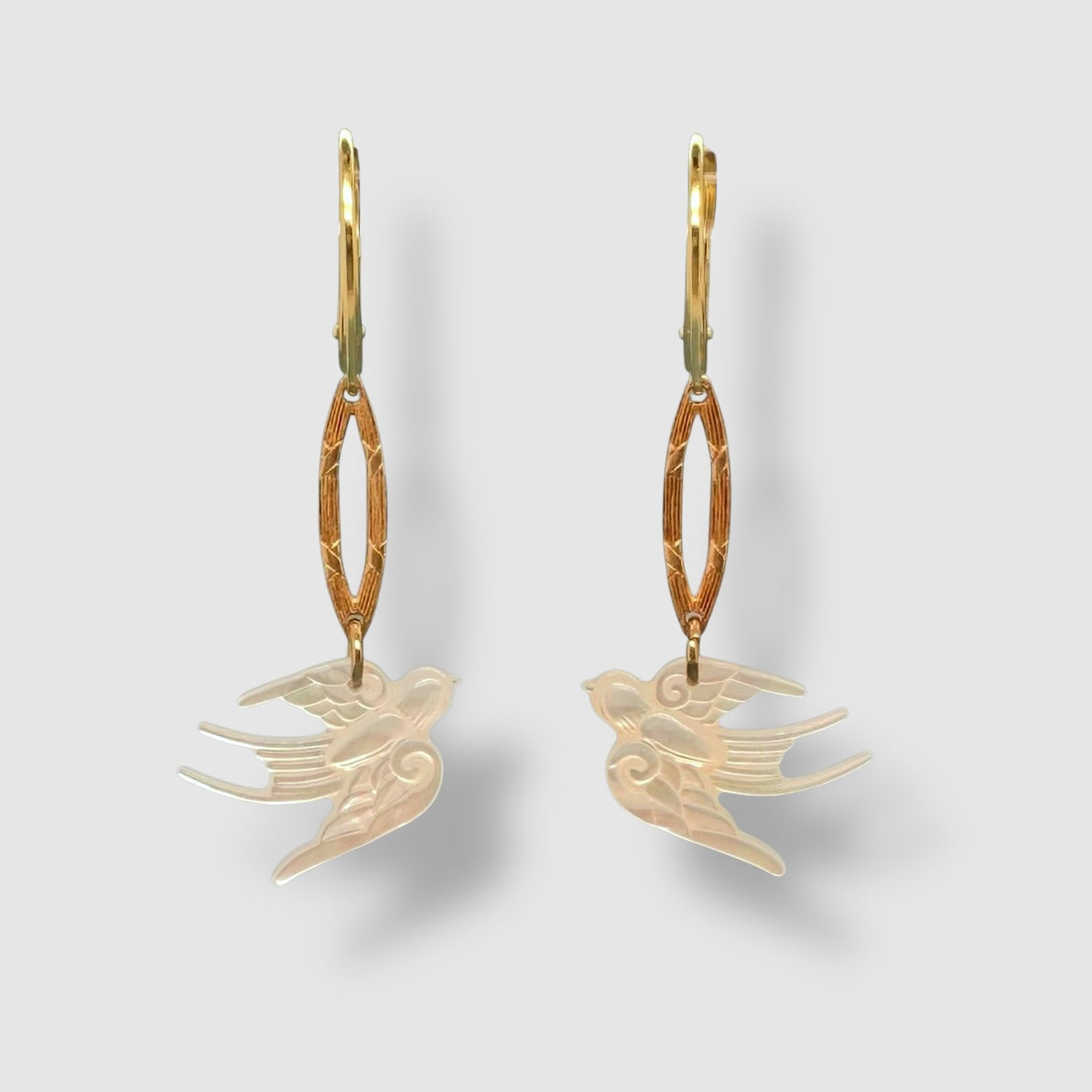 FRESH POESIA DEL MAR // EARRINGS // MOTHER OF PEARL // BIRD IN FLIGHT