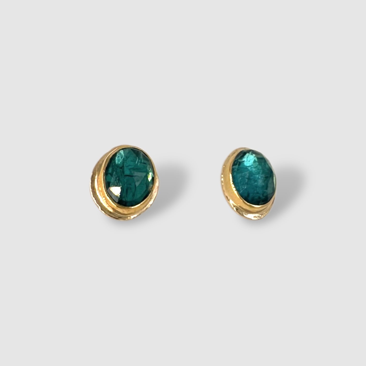 VIOLA  EARRINGS // GOLD // STUD // TOURMALINE