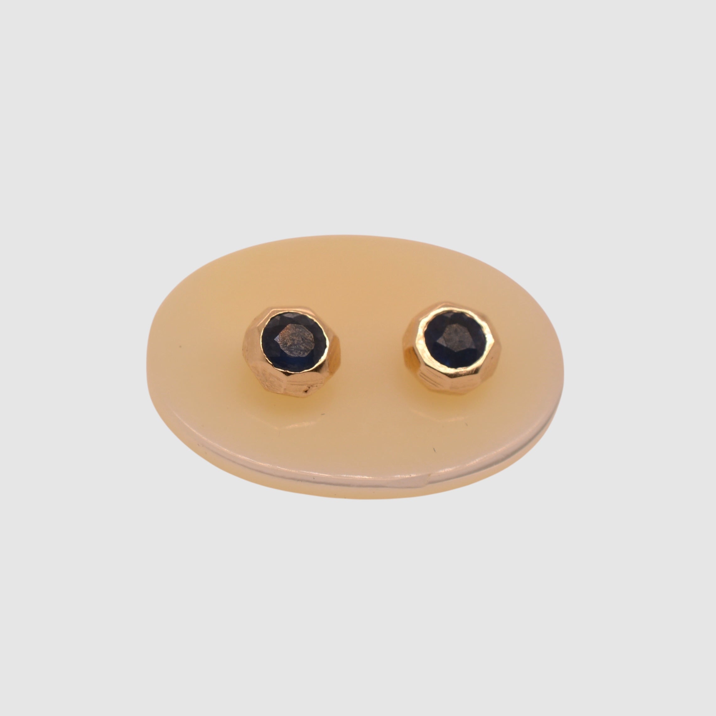 RAW & REFINED // LARGE STUD // BLUE SAPPHIRE