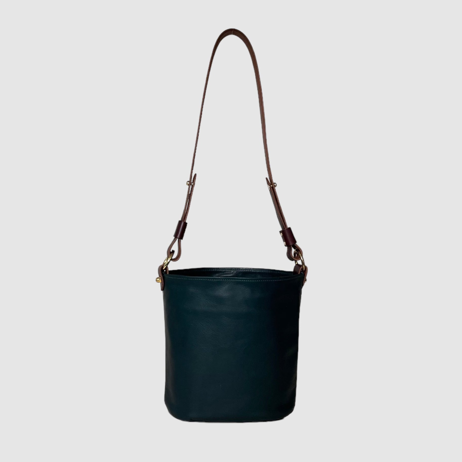 BUCKET // DEEP FOREST