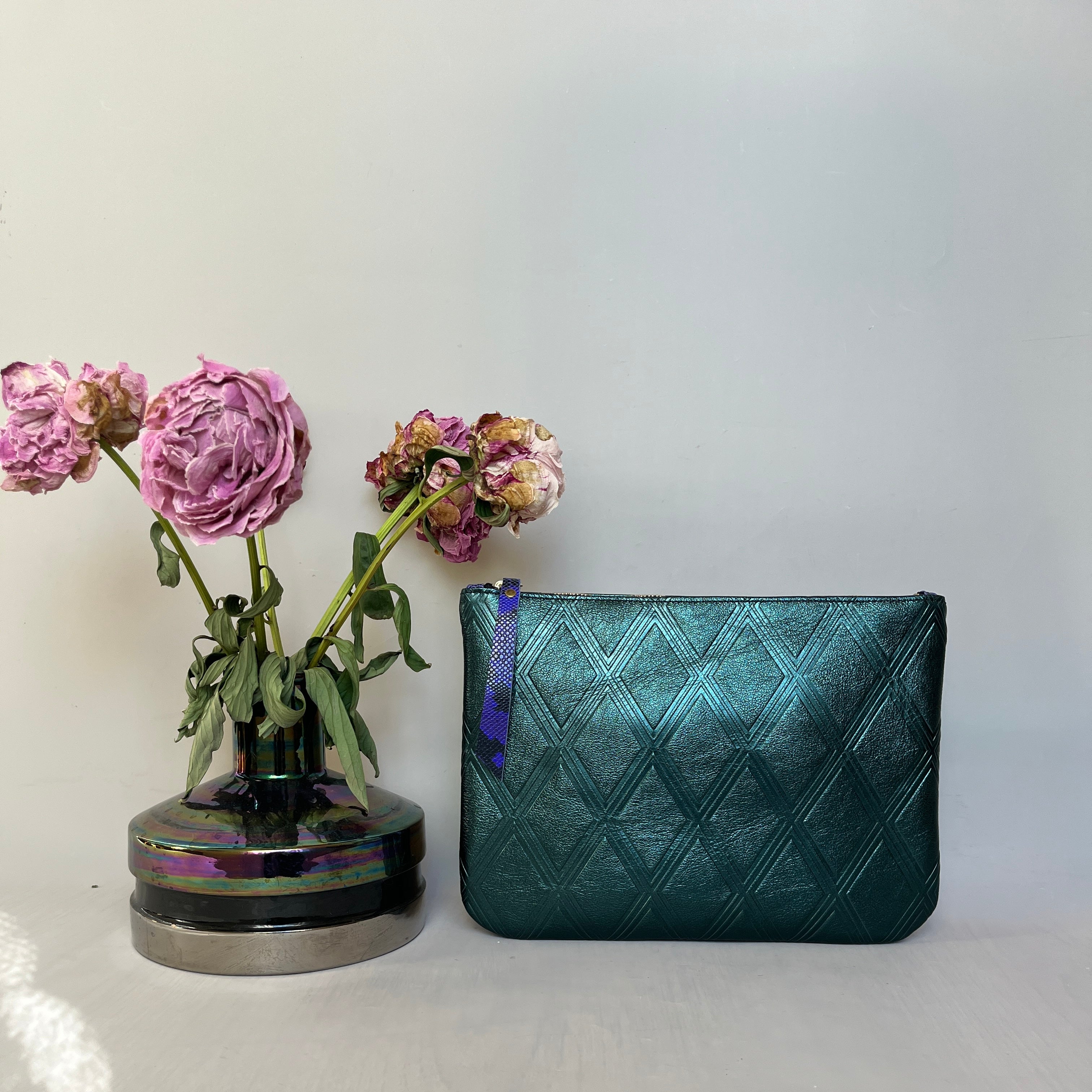 LARGE CLUTCH // SIREN