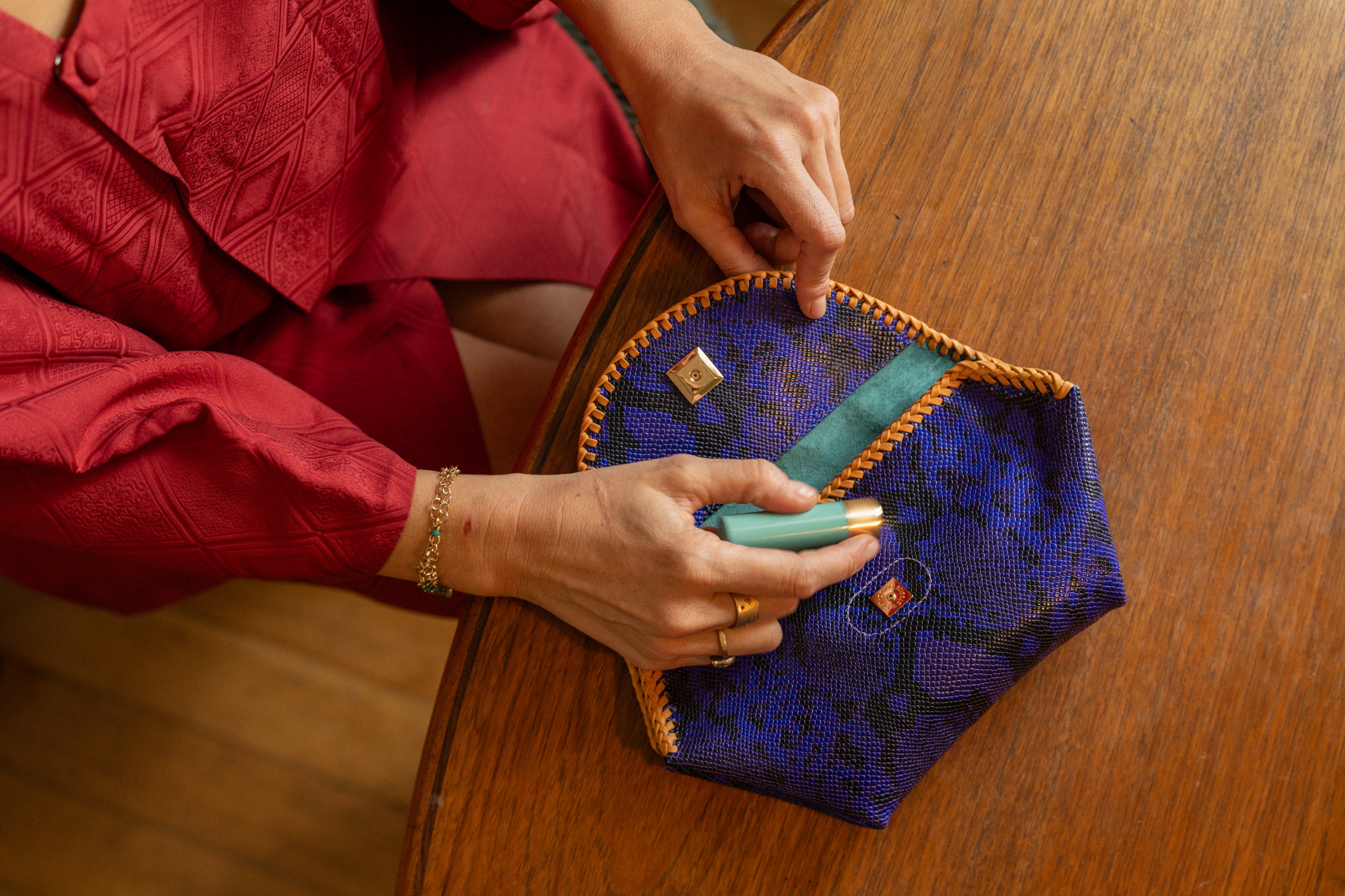 BUSTA CLUTCH // VIOLET DAYS