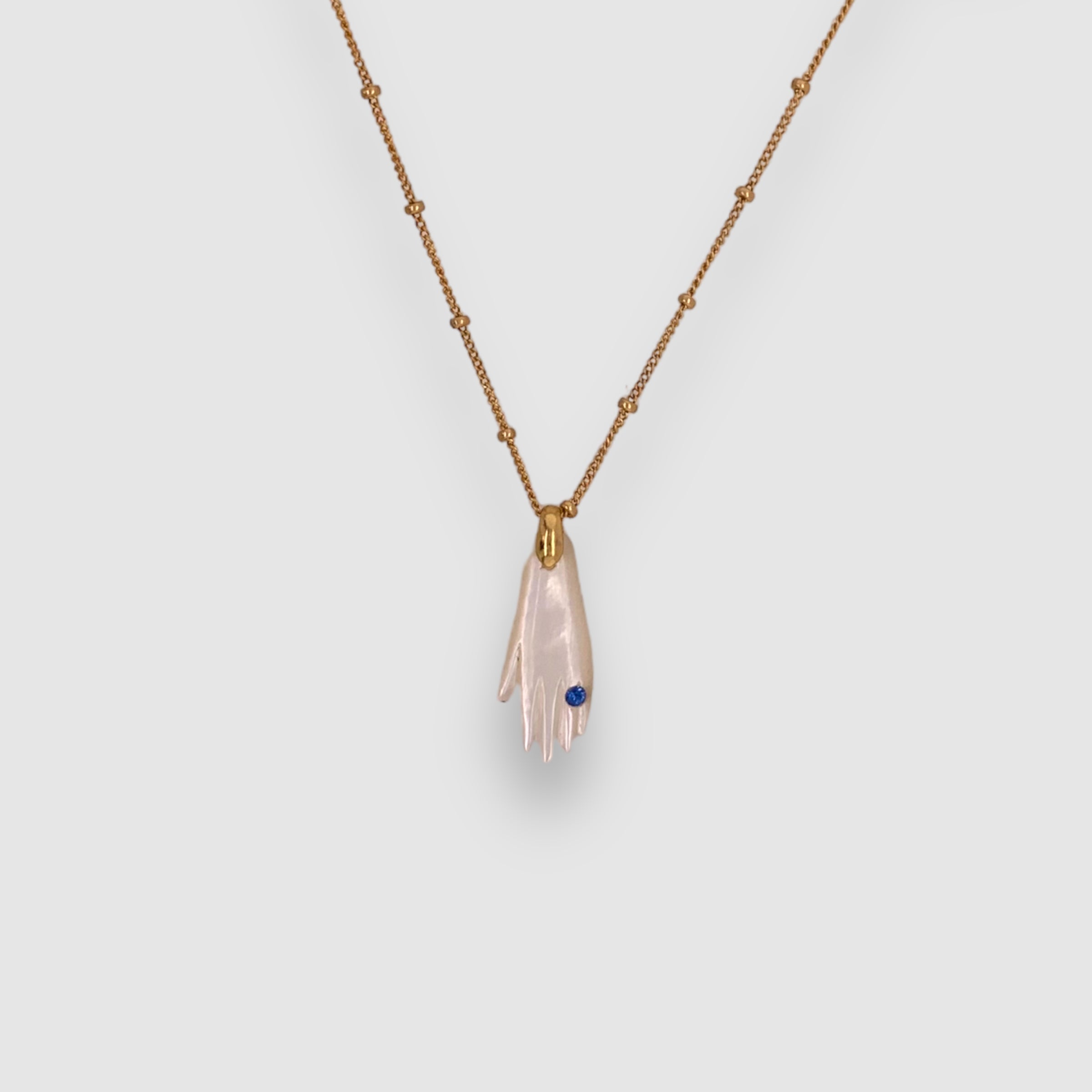 POESIA DEL MAR // NECKLACE // MOTHER OF PEARL // HAND // BLUE