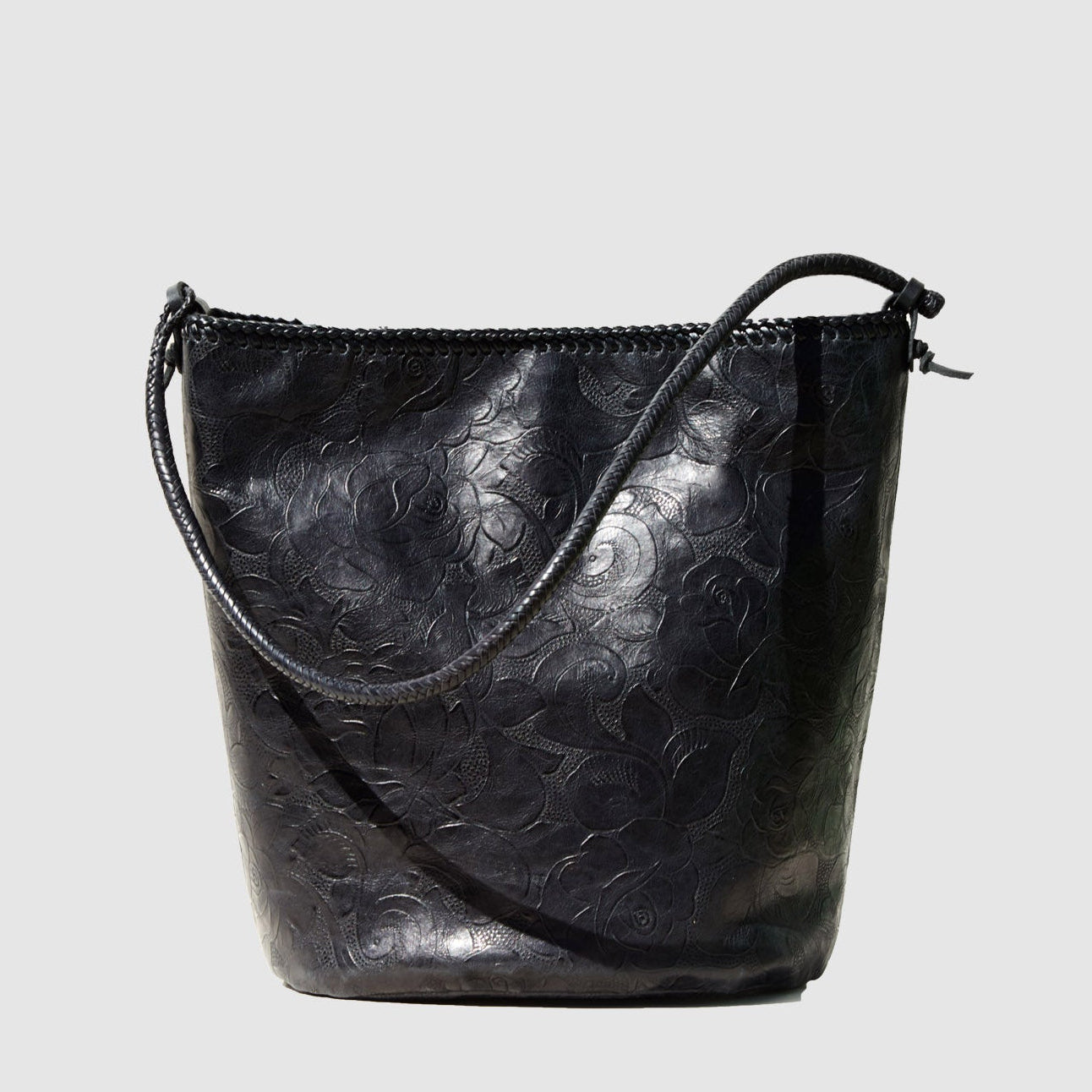 BARREL // BLACK ROSES