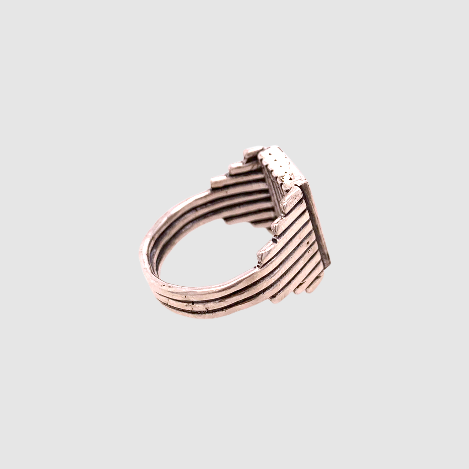 PUEBLO DECO SIGNET RING // RUBY STAR